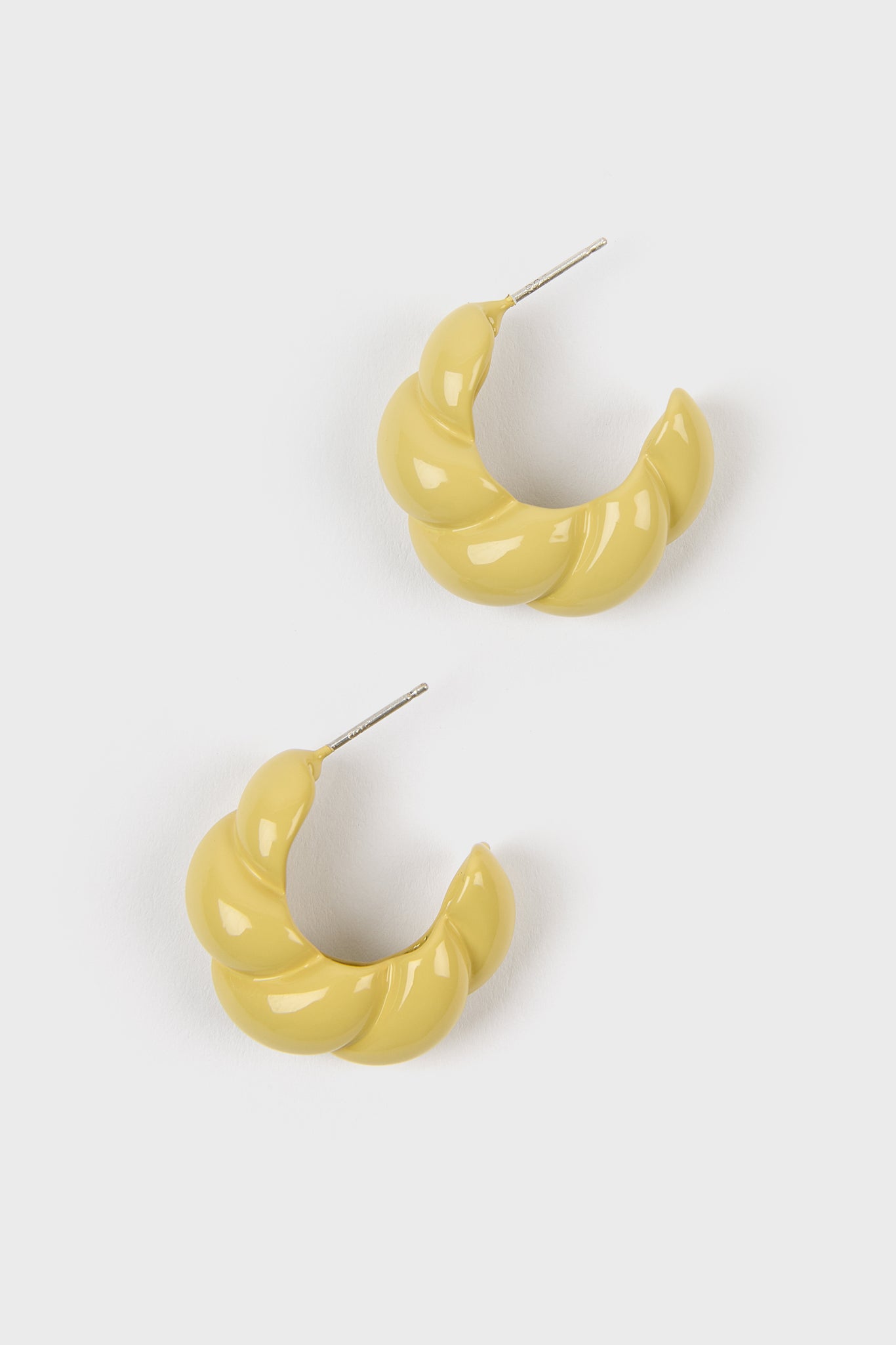 Pale yellow enamel thick twist hoop earrings_1