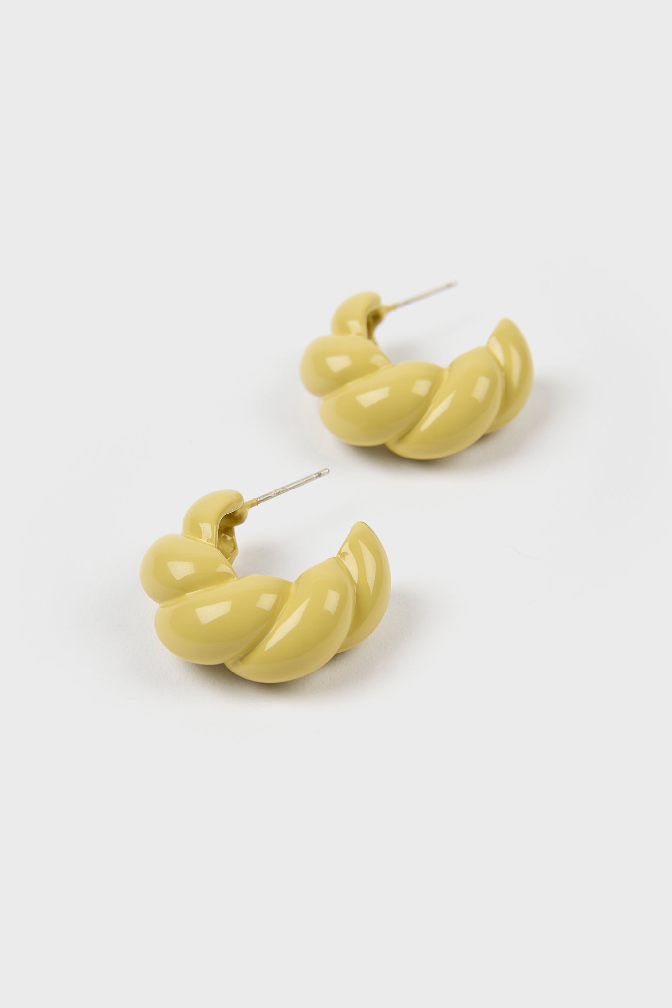 Pale yellow enamel thick twist hoop earrings_2