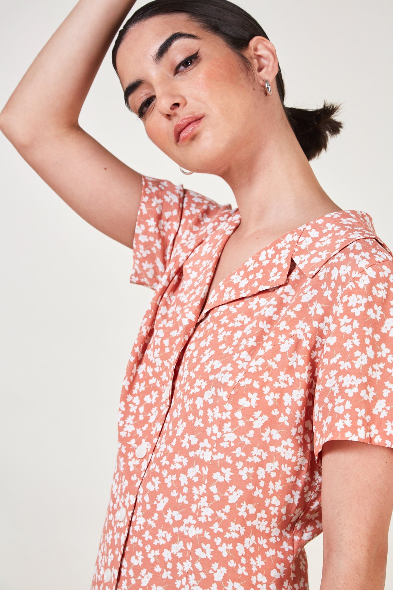 Pale orange and white floral print dress_3