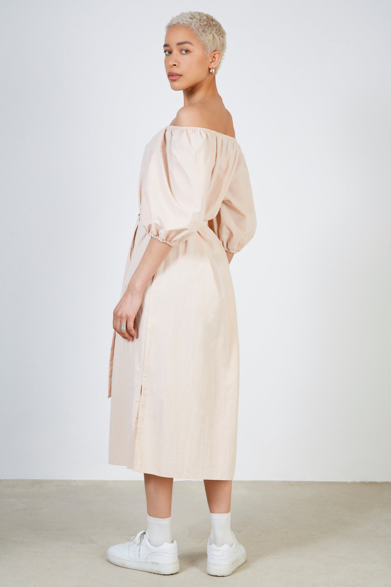Pale pink puff sleeve belted off shoulder dress_2