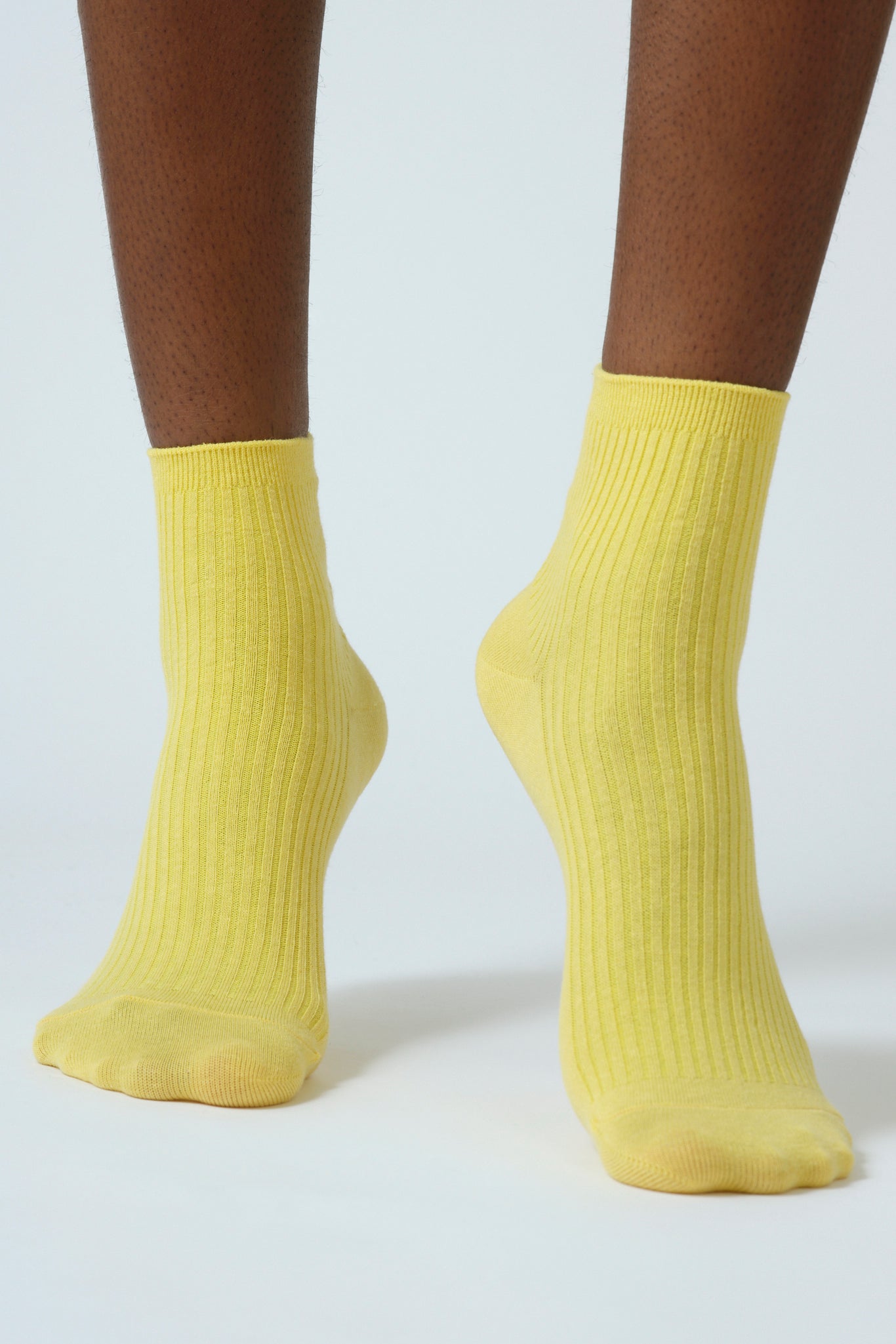 Pale yellow short cotton blend socks_2