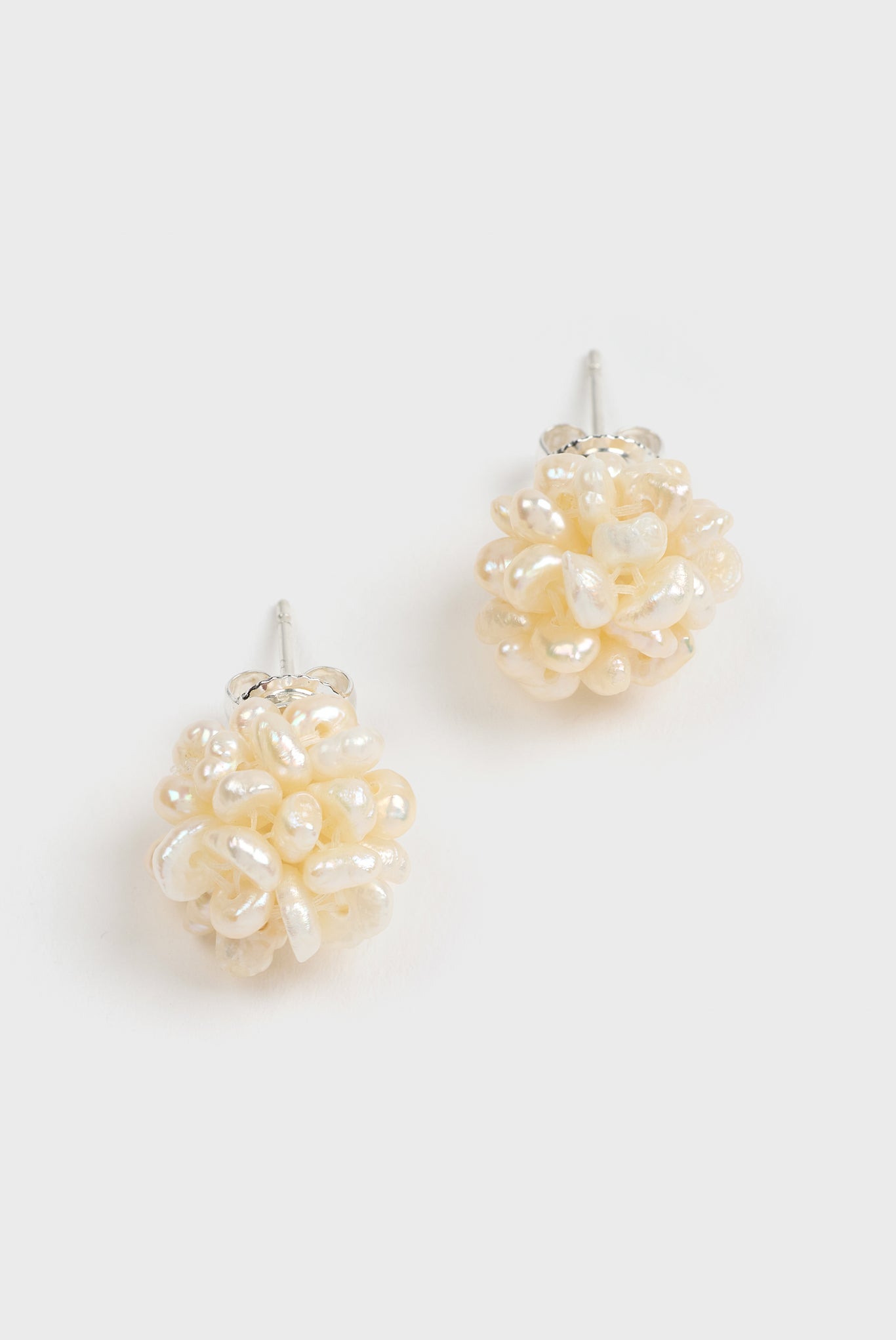 Pearl cluster stud earrings_3