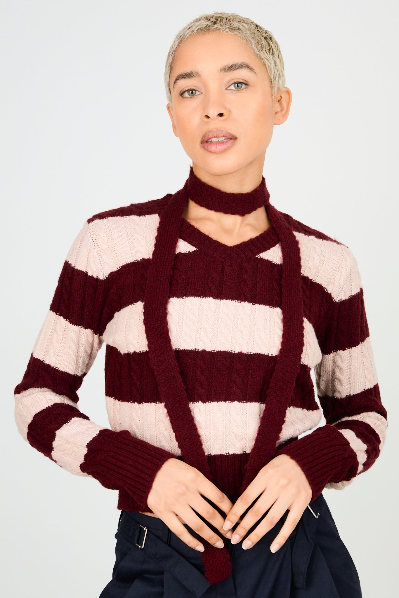 Pink and burgundy cable knit V neck jumper_3