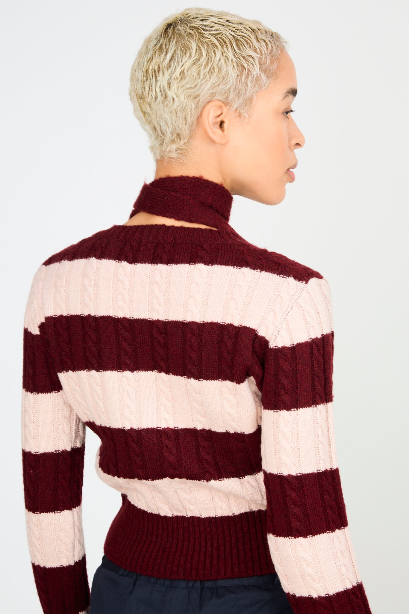 Pink and burgundy cable knit V neck jumper_5