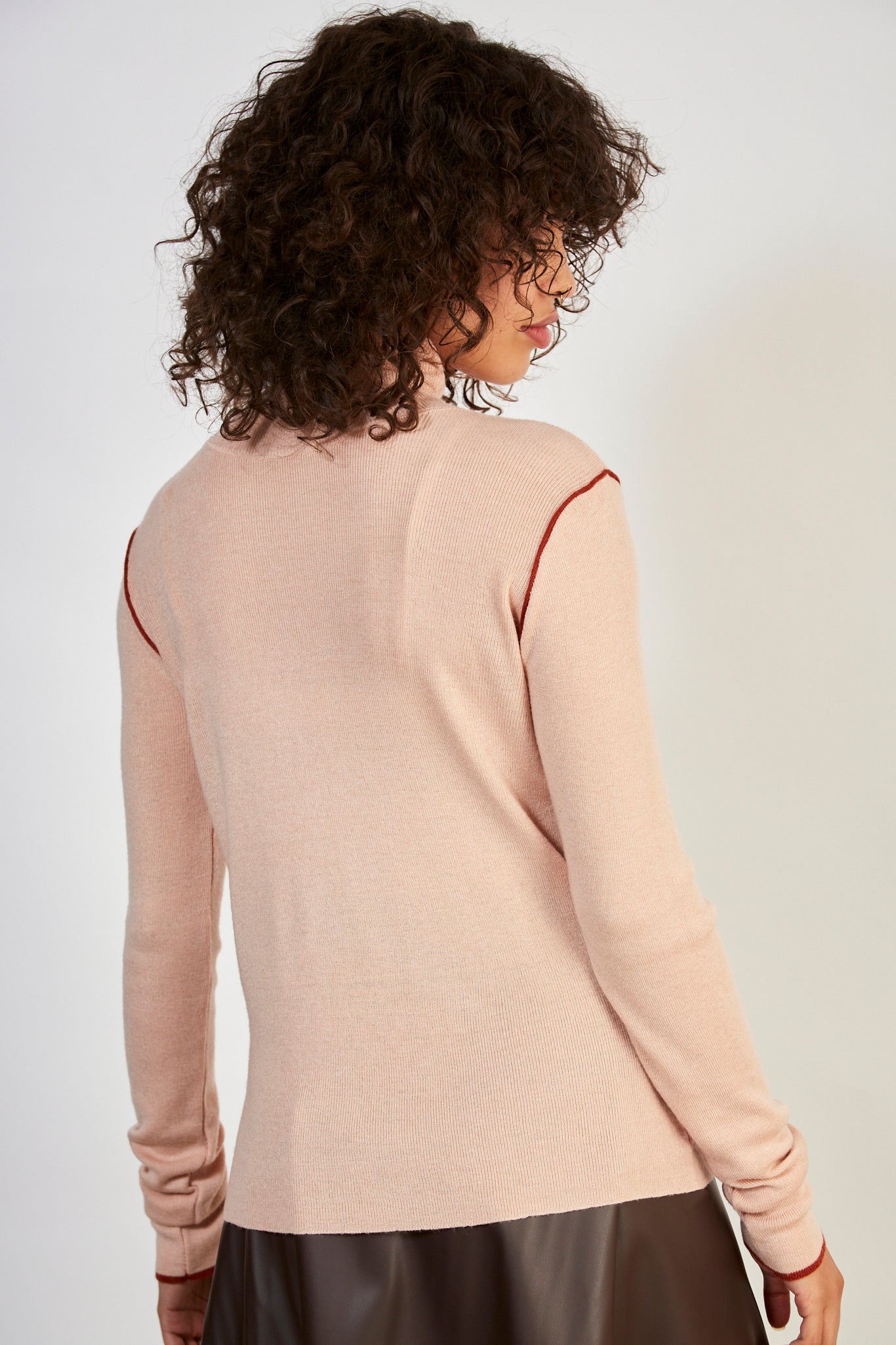Pink and burgundy trim turtleneck top_2