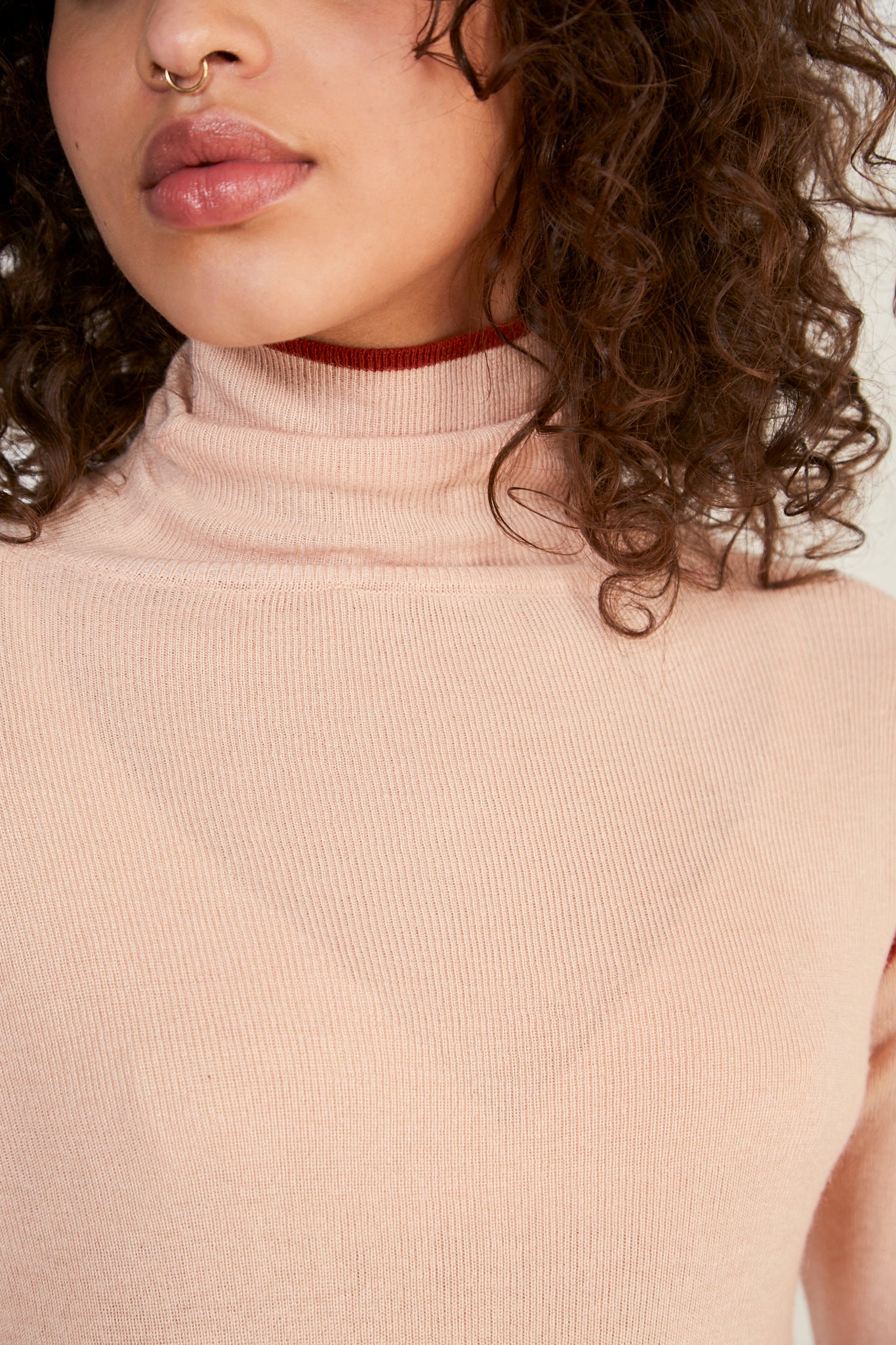 Pink and burgundy trim turtleneck top_3