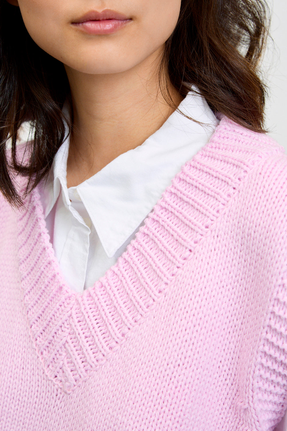 Pink wide trim V neck sweater vest_3