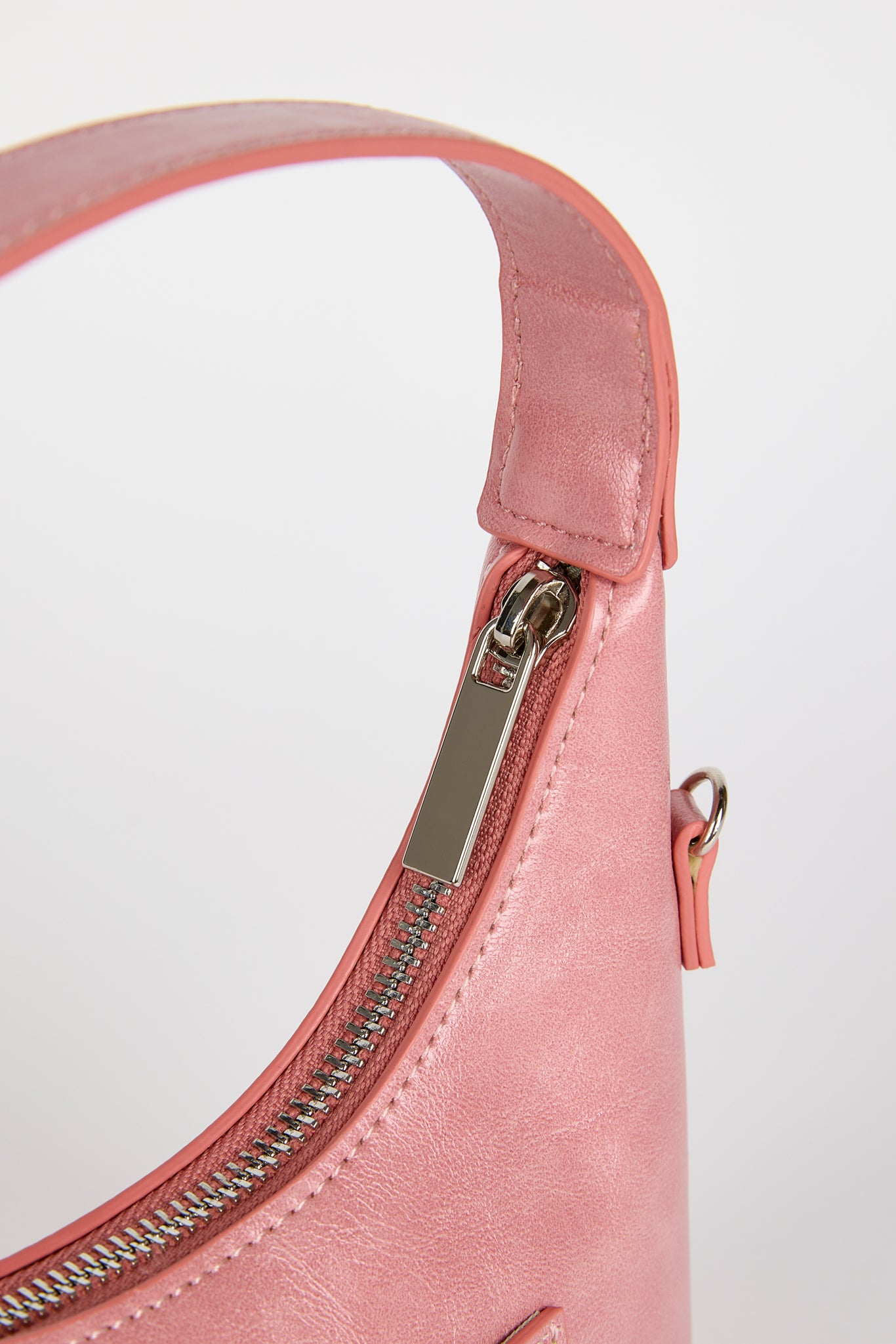 Pink vegan leather curved shoulder bag_4