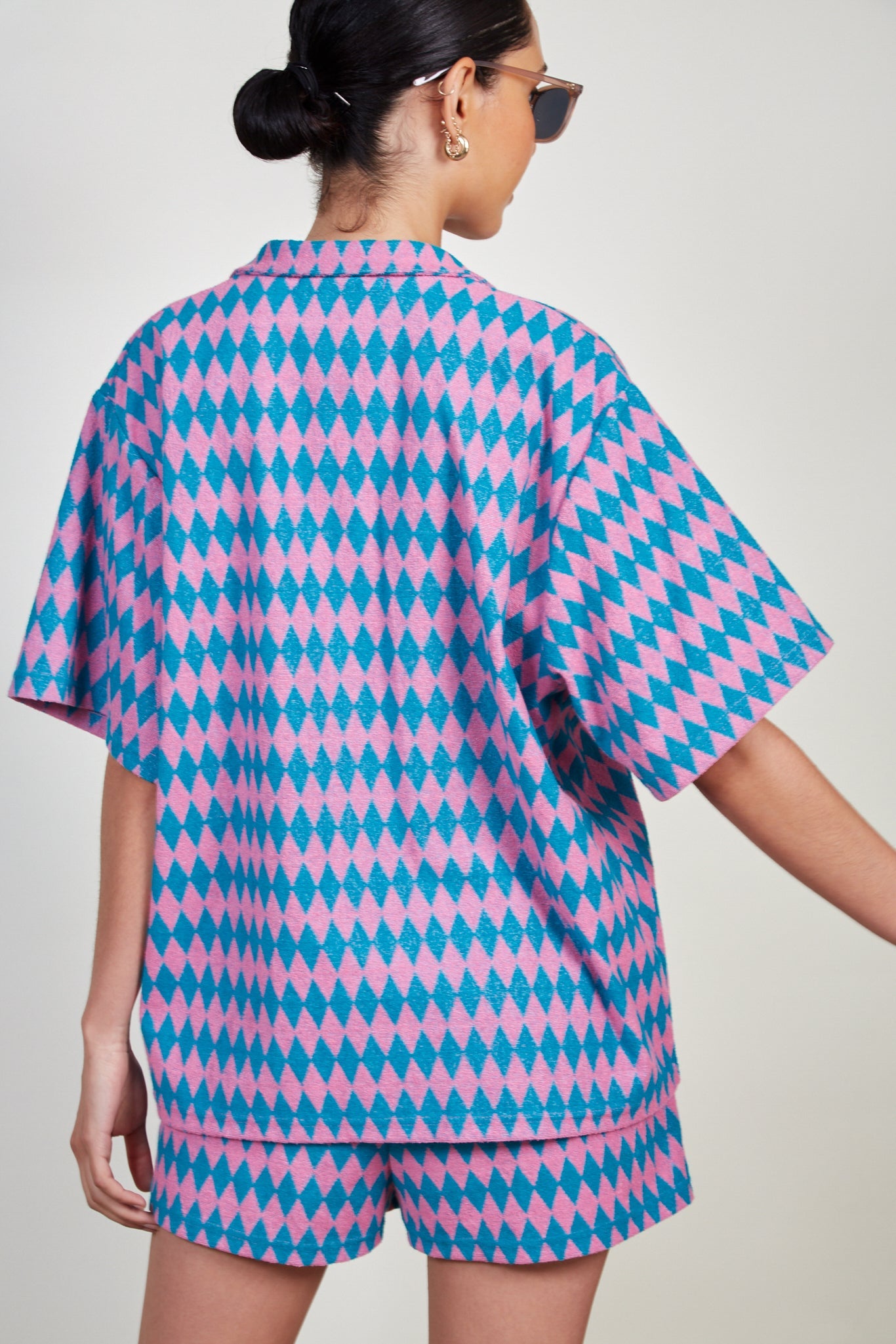 Pink and blue diamond print shirt_4