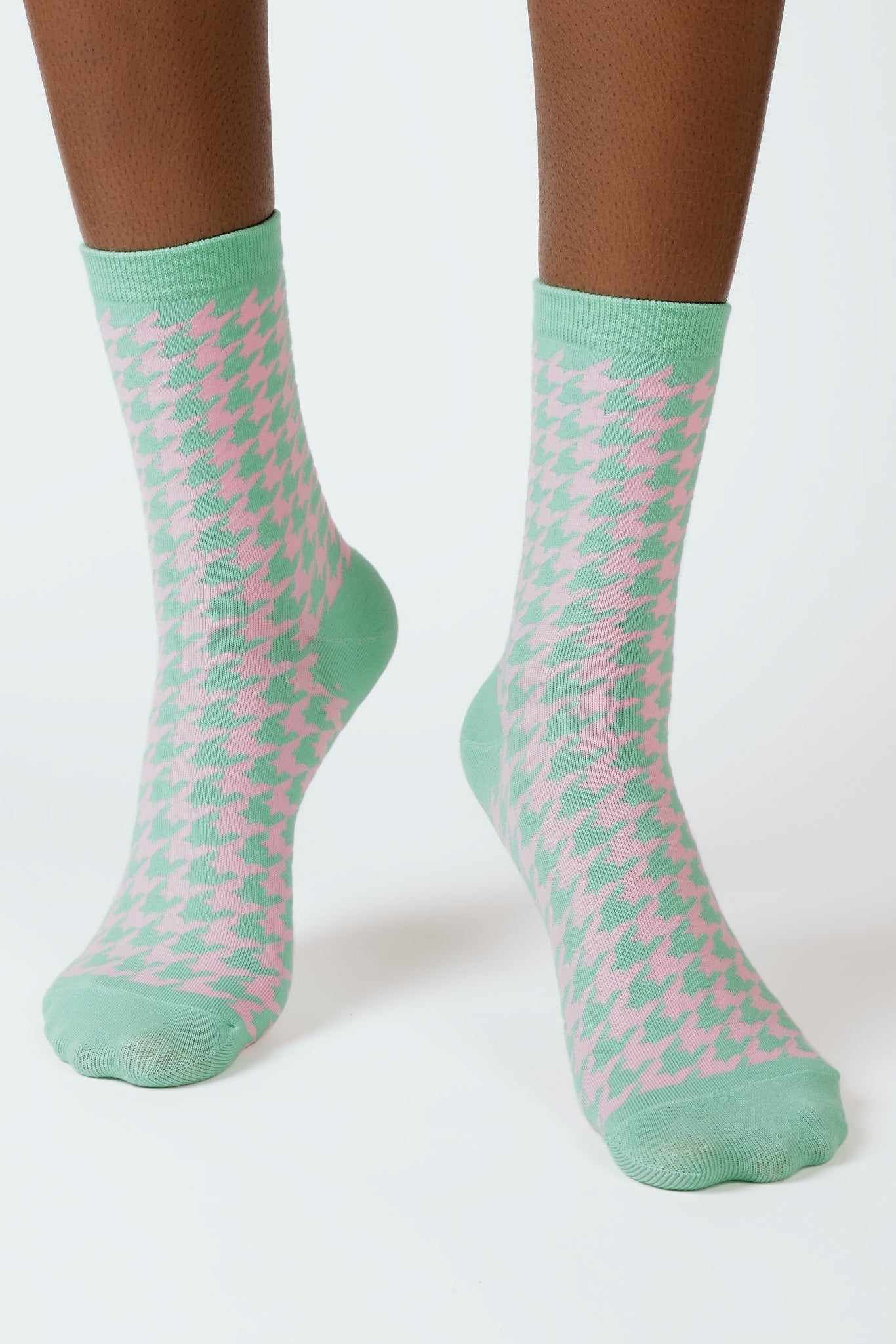 Pink and green houndstooth check socks_2