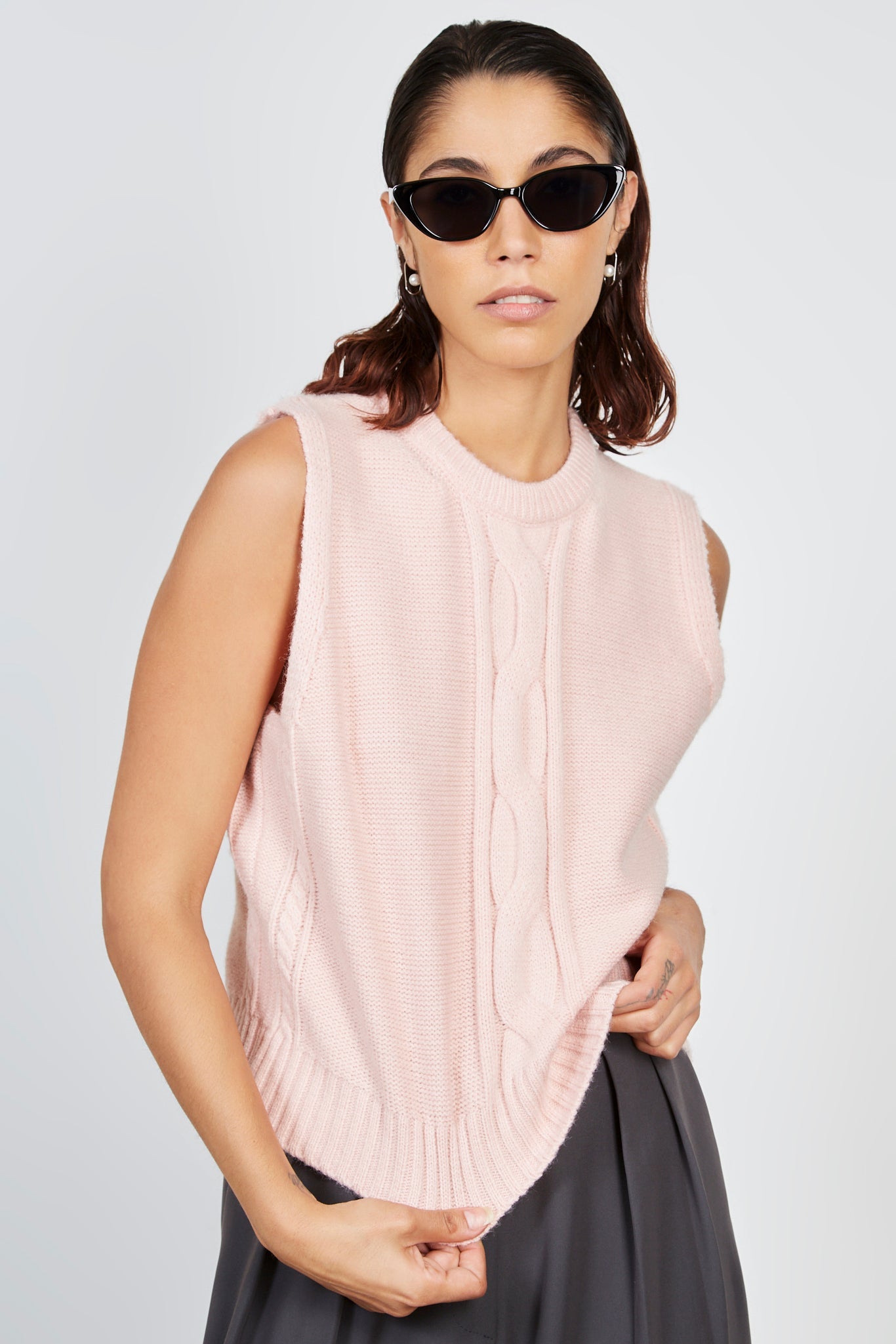 Pink cableknit sweater vest_4