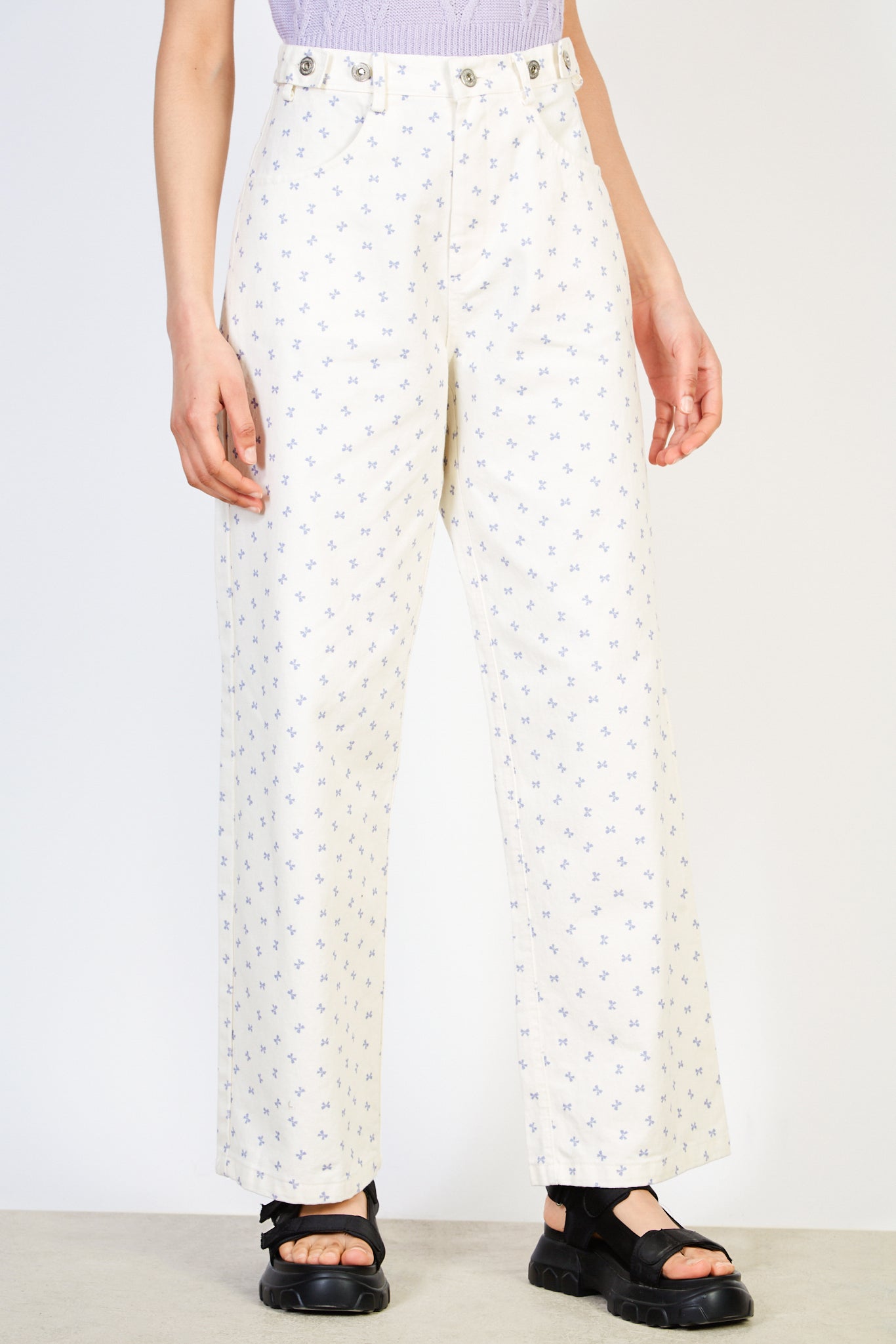 Purple ribbon bow print double button jeans_1