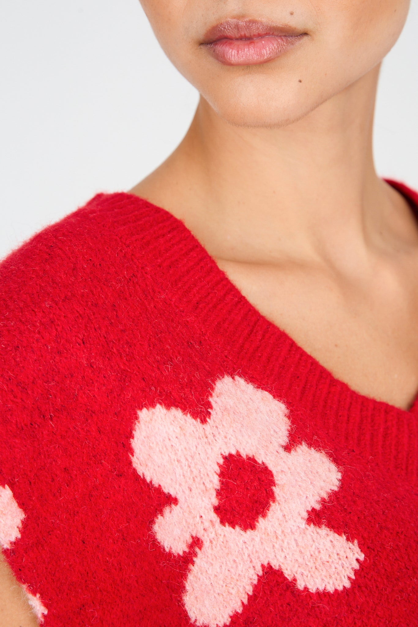 Red and pink graphic floral wool alpaca blend sweater vest_3