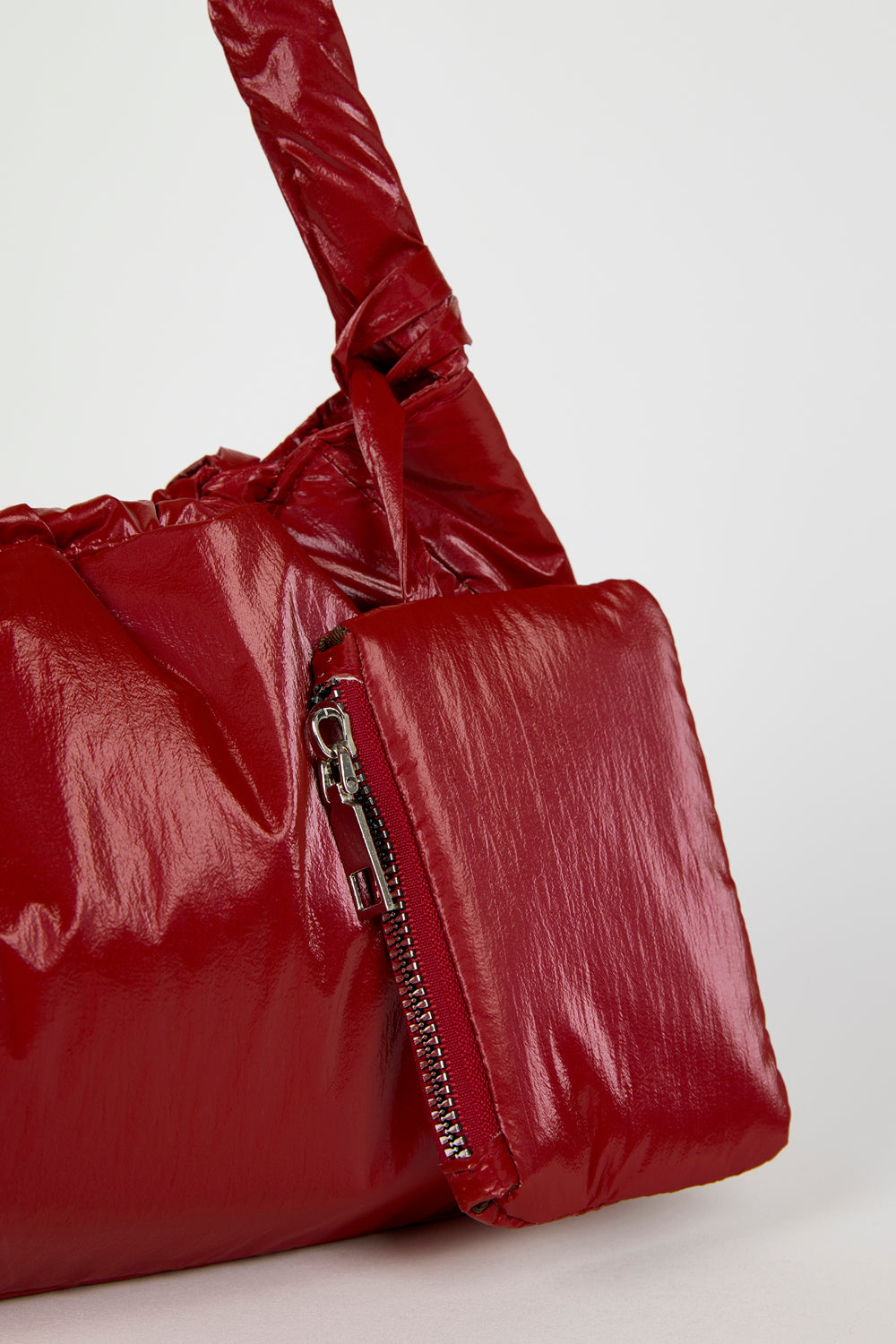 Red shiny puffer shoulder bag_3