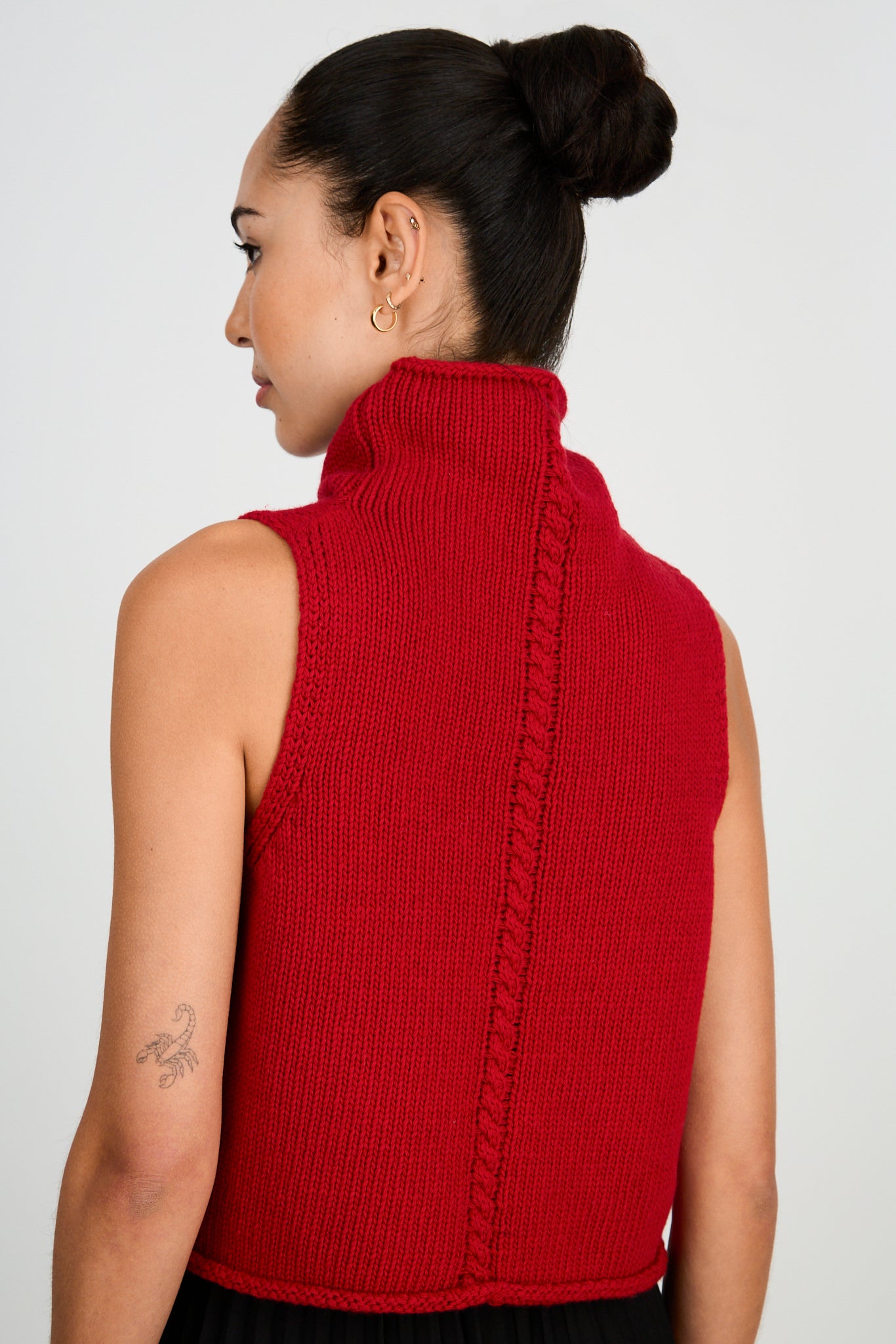 Red wool blend single braided center sweater vest_3