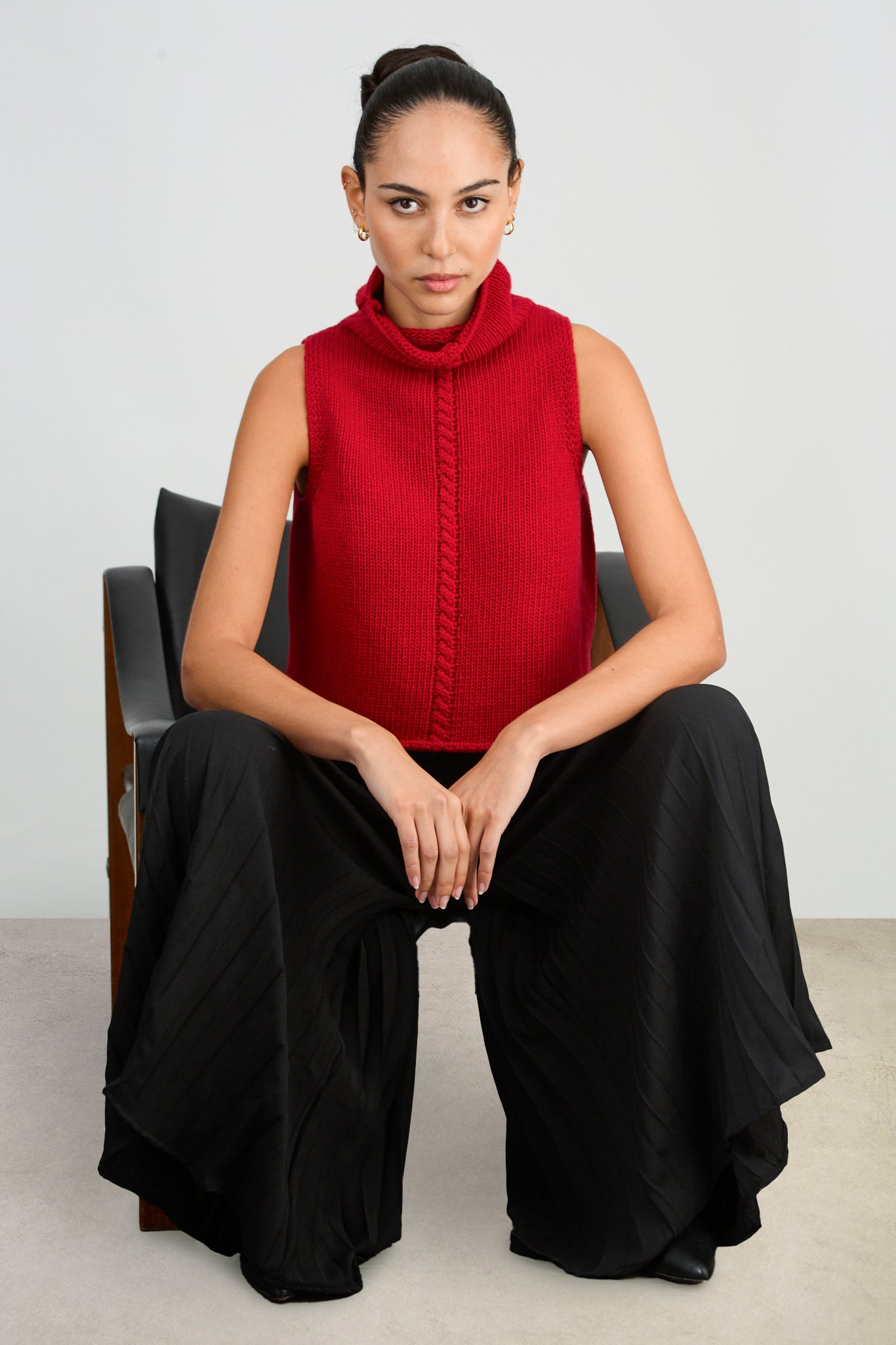Red wool blend single braided center sweater vest_1