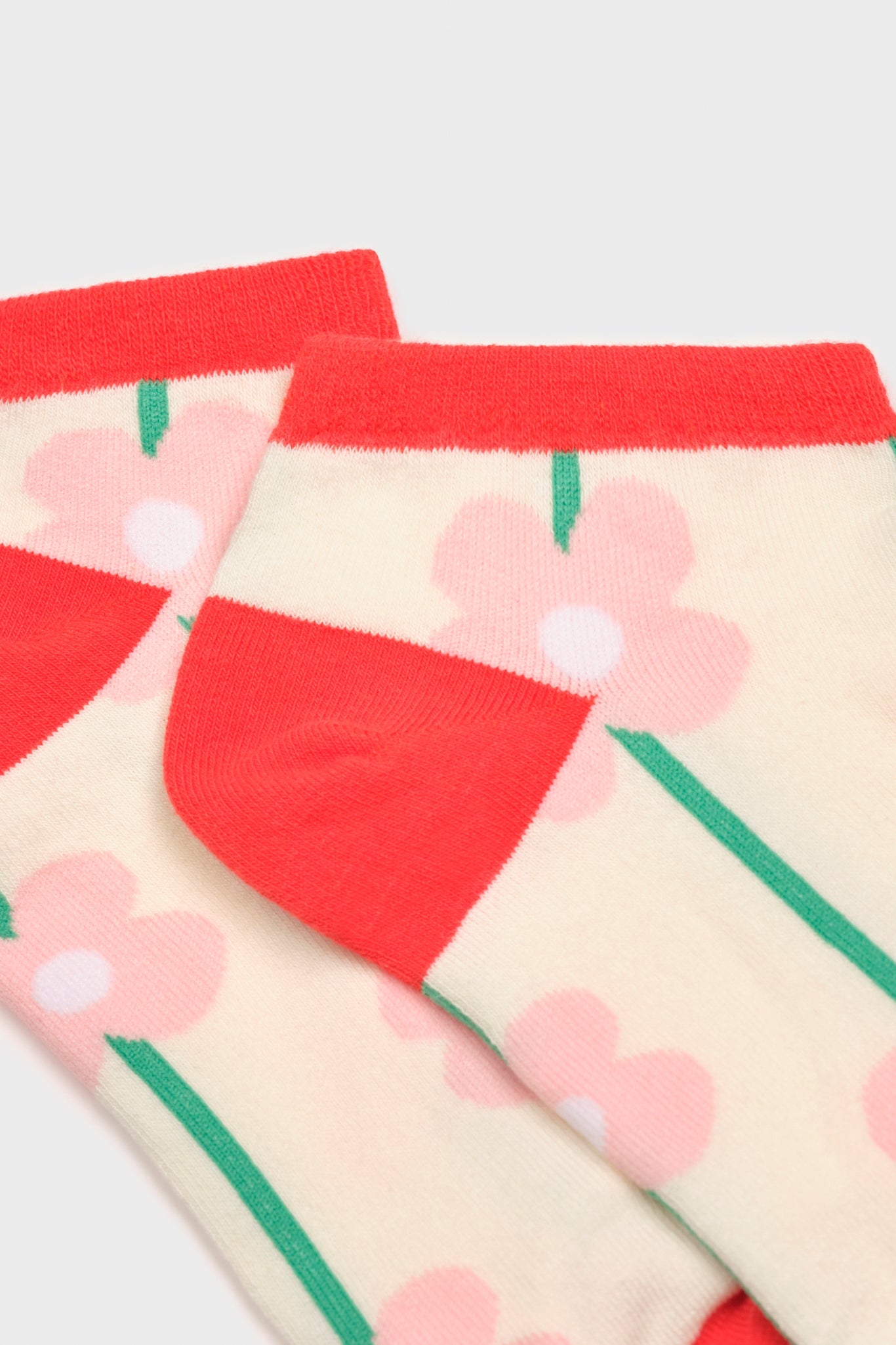 Red and pink graphic flower socks_4