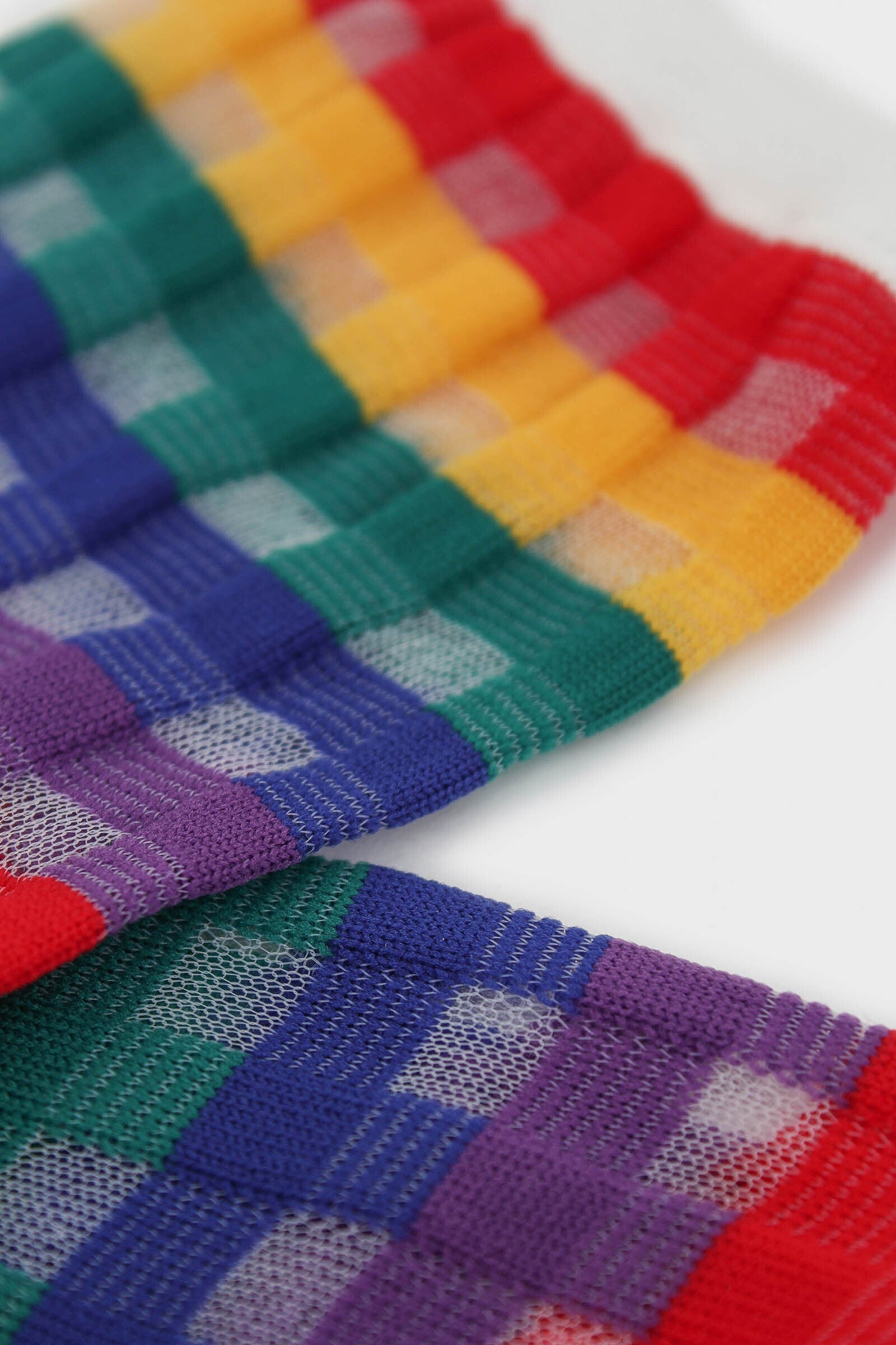 White rainbow grid check sheer socks_2