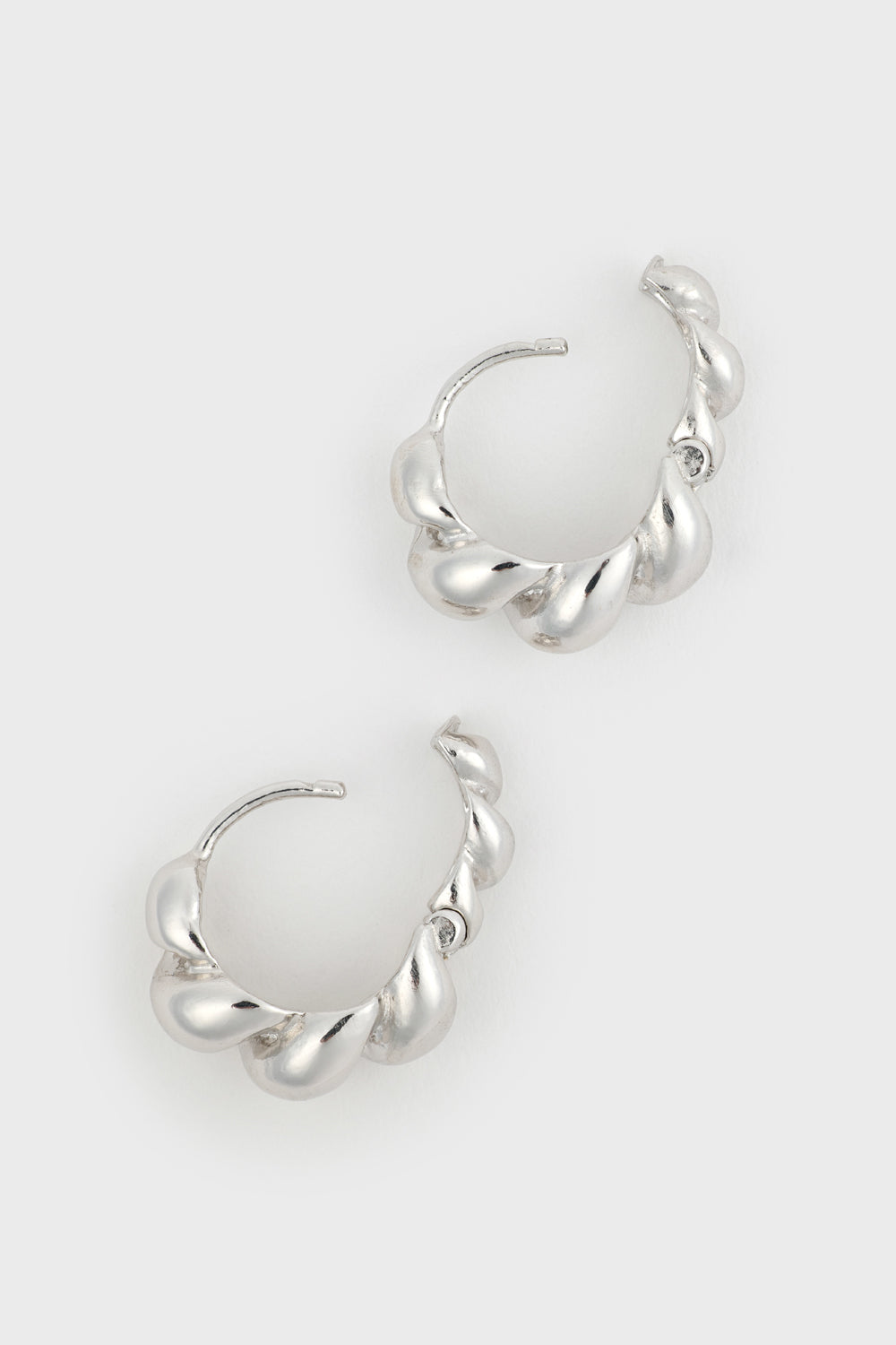 Silver 15mm large twisted spiral huggie earrings_3