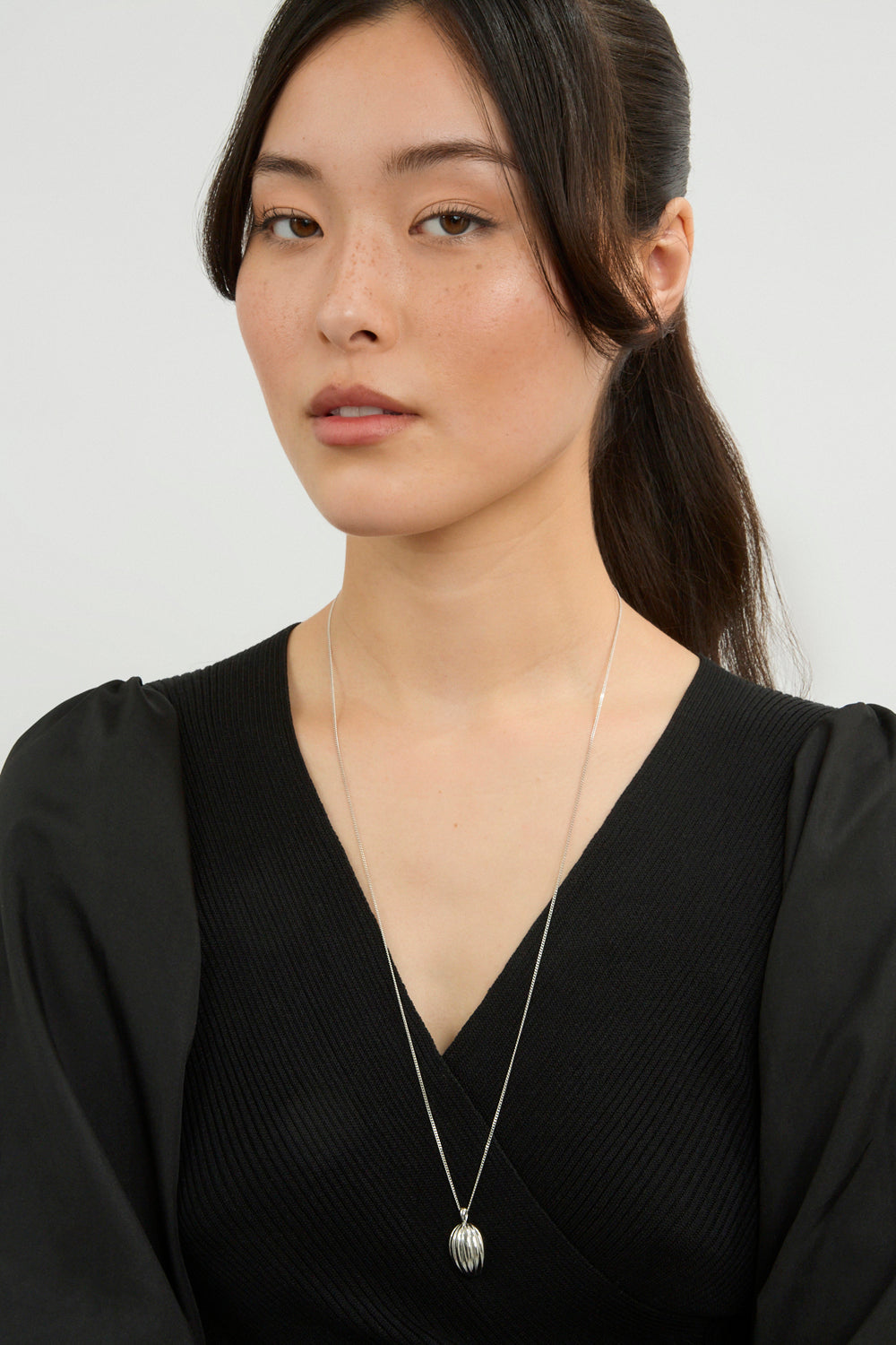 Silver lined ball pendant necklace_2