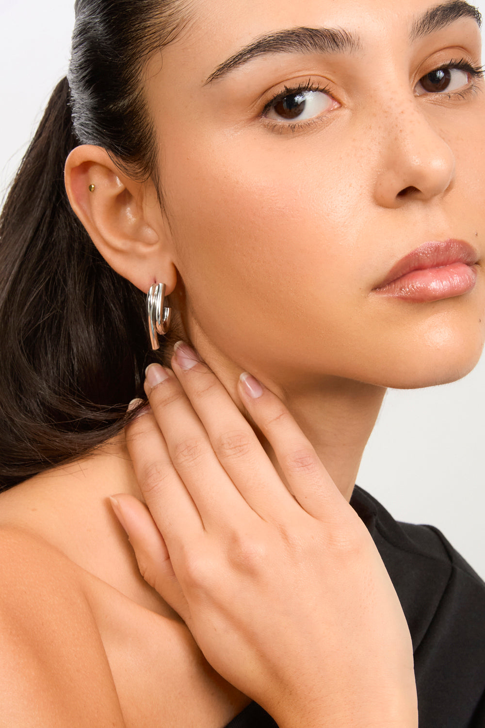 Silver shiny thick layered hoop earrings_1