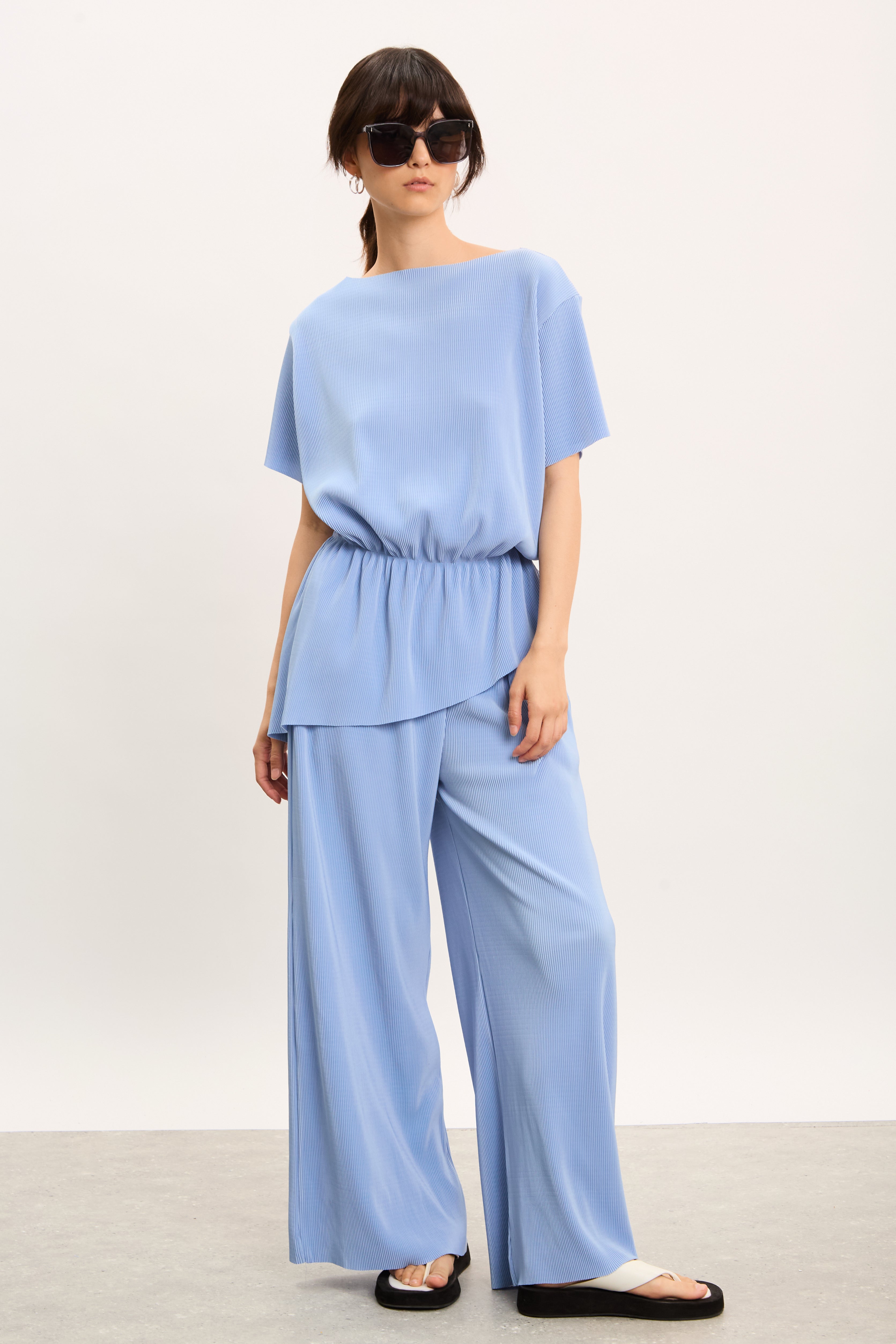 Sky blue ribbed asymmetric hem top_4