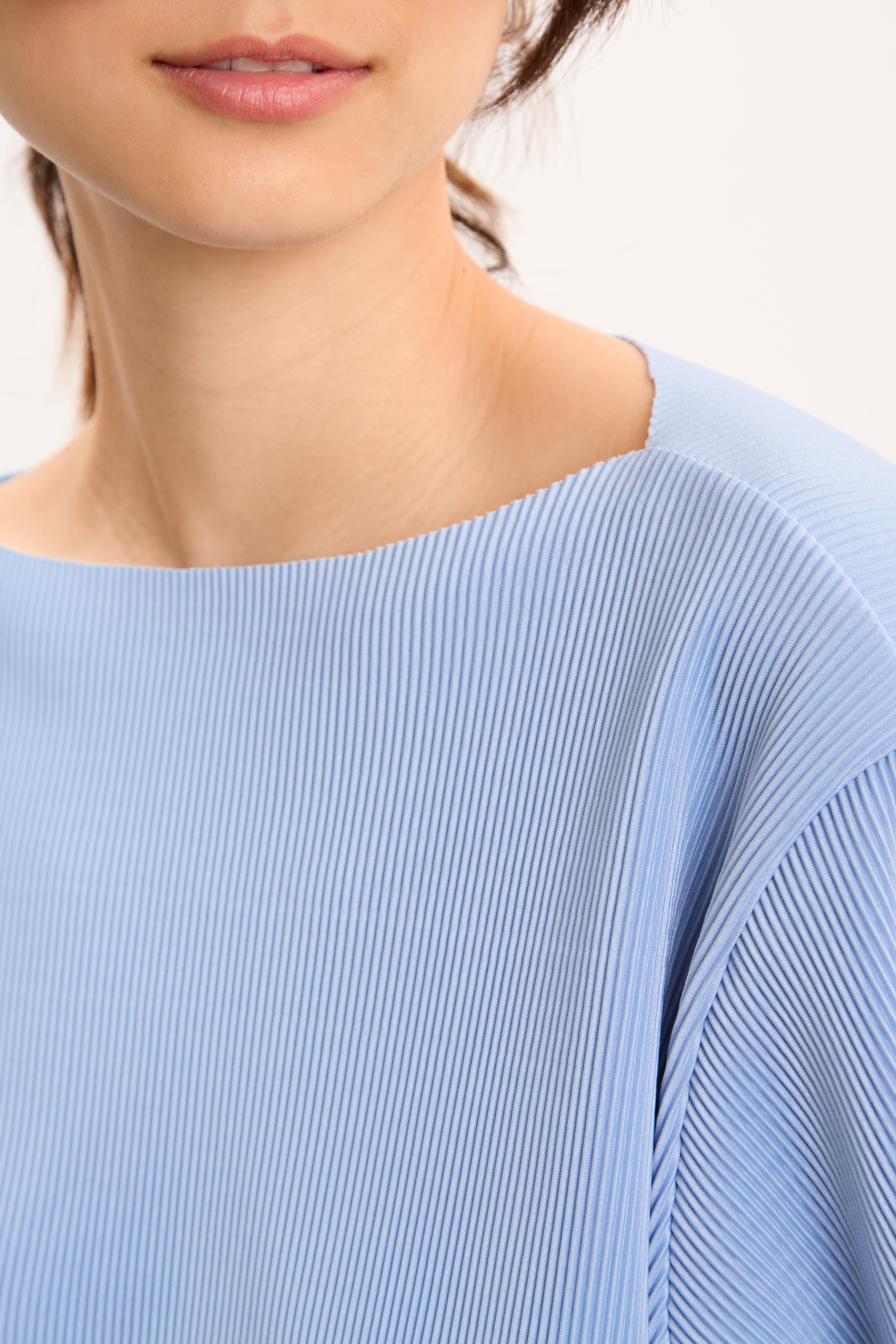Sky blue ribbed asymmetric hem top_3