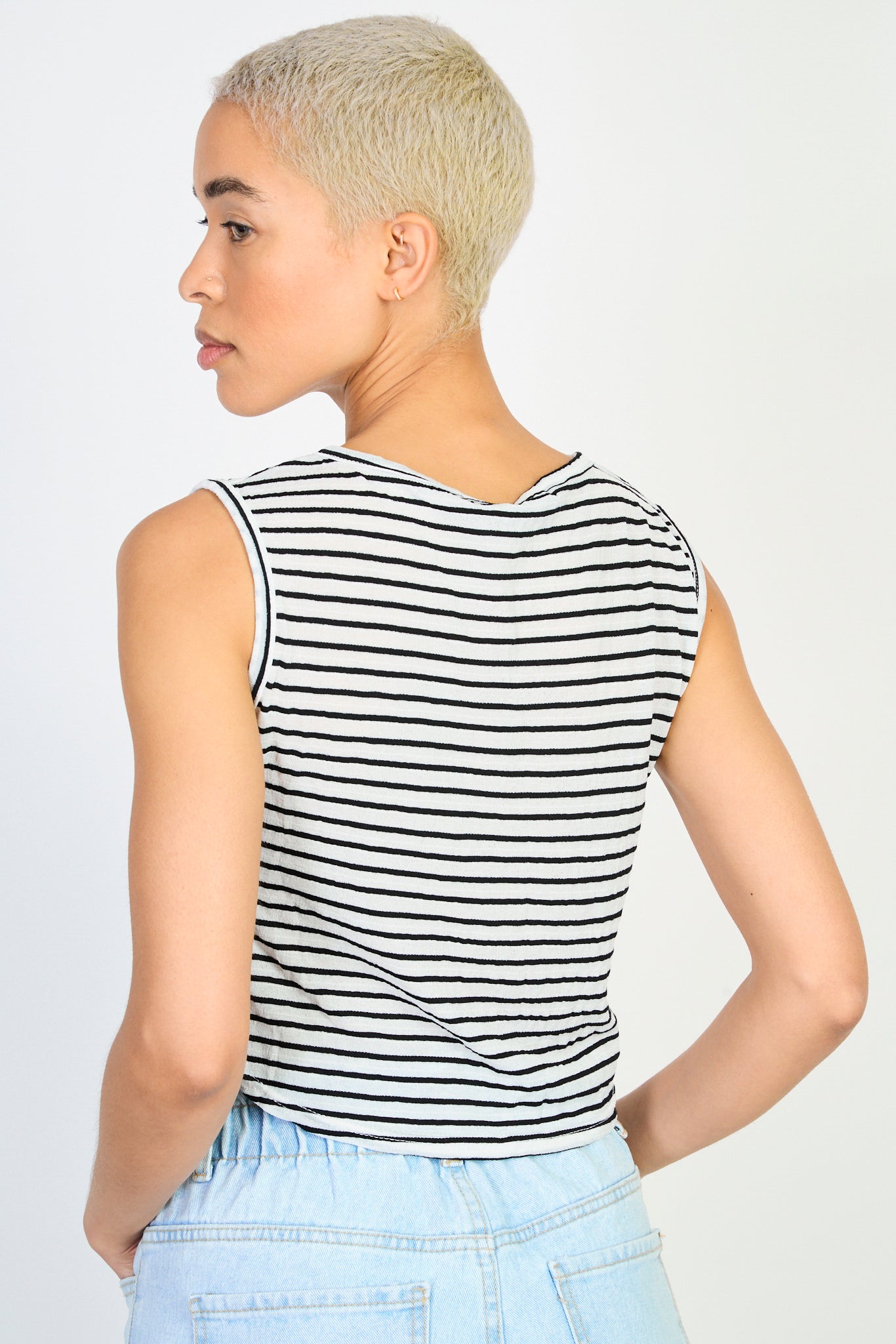 White and black horizontal stripe tank_3