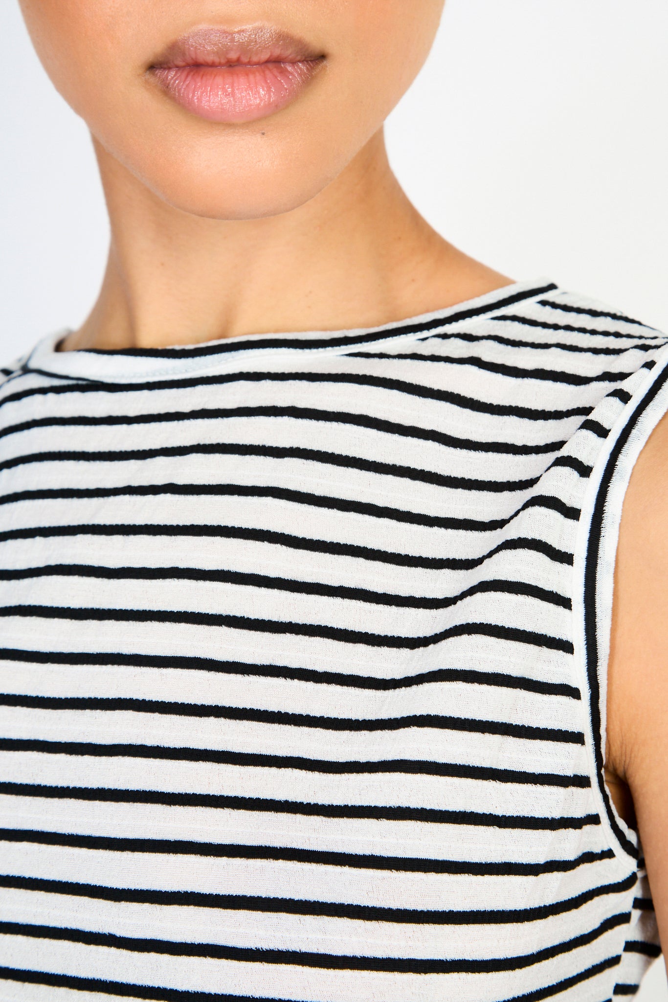 White and black horizontal stripe tank_4