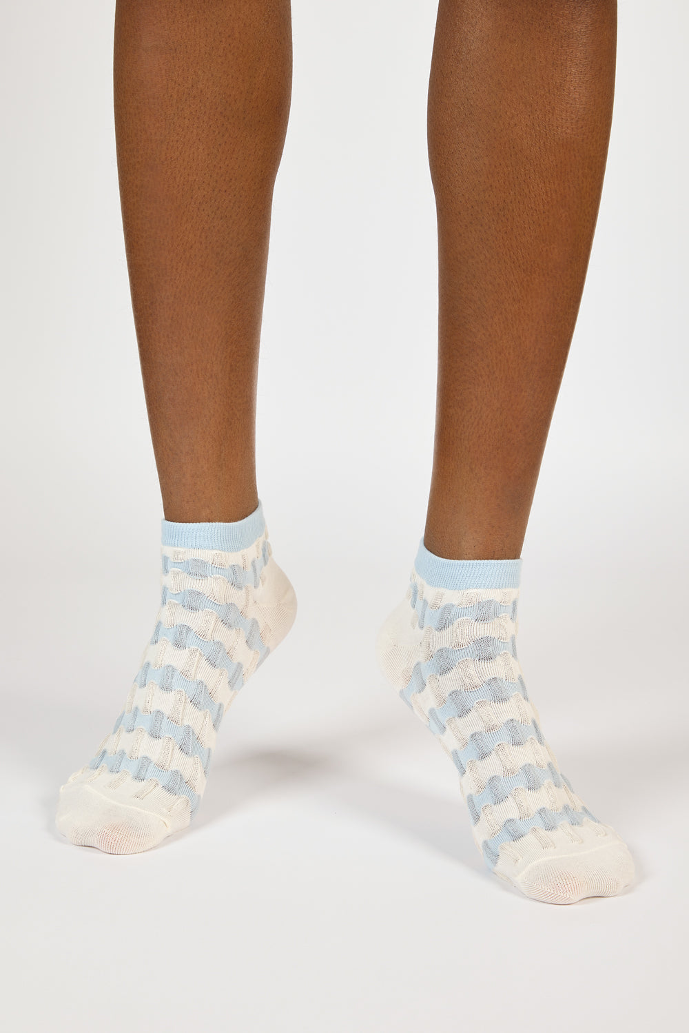 White and light blue textured pop socks_2