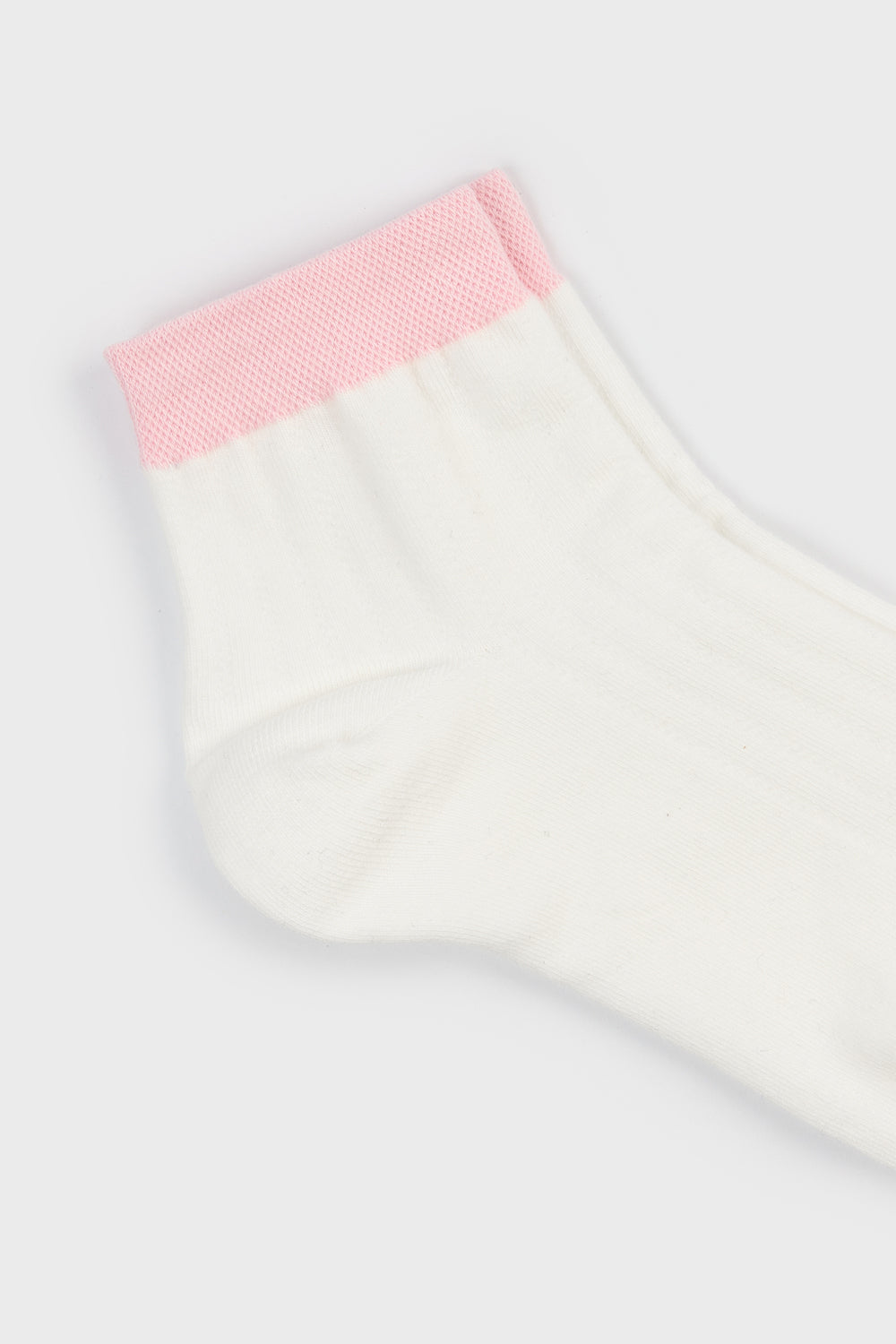 White and pink contrast trim ankle socks_4