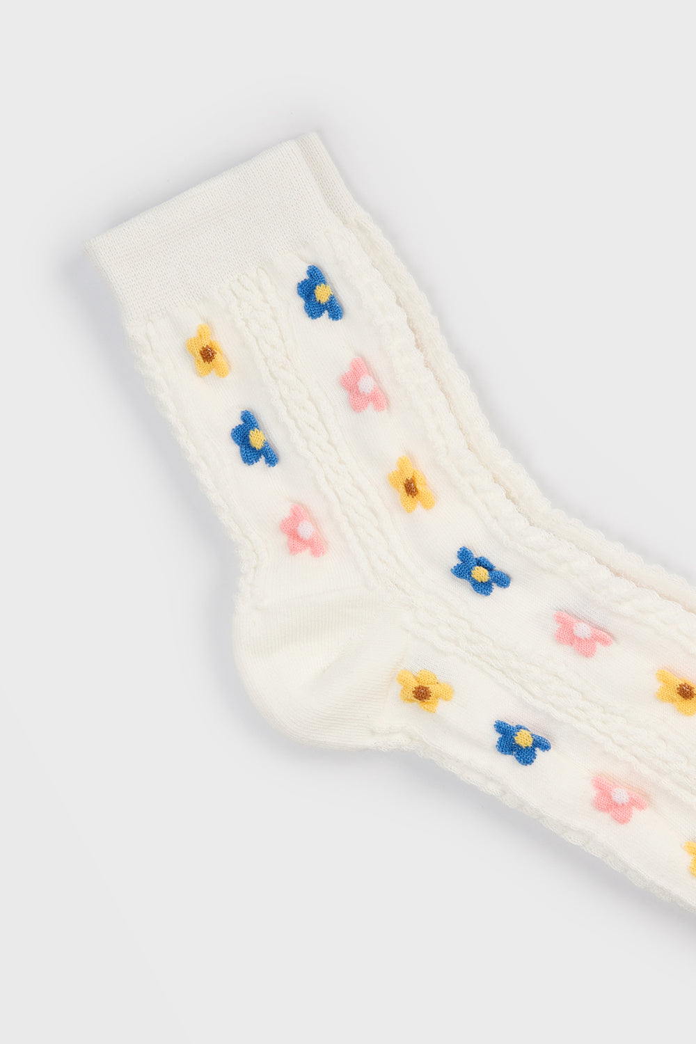 White blue and pink ditsy daisy socks_4