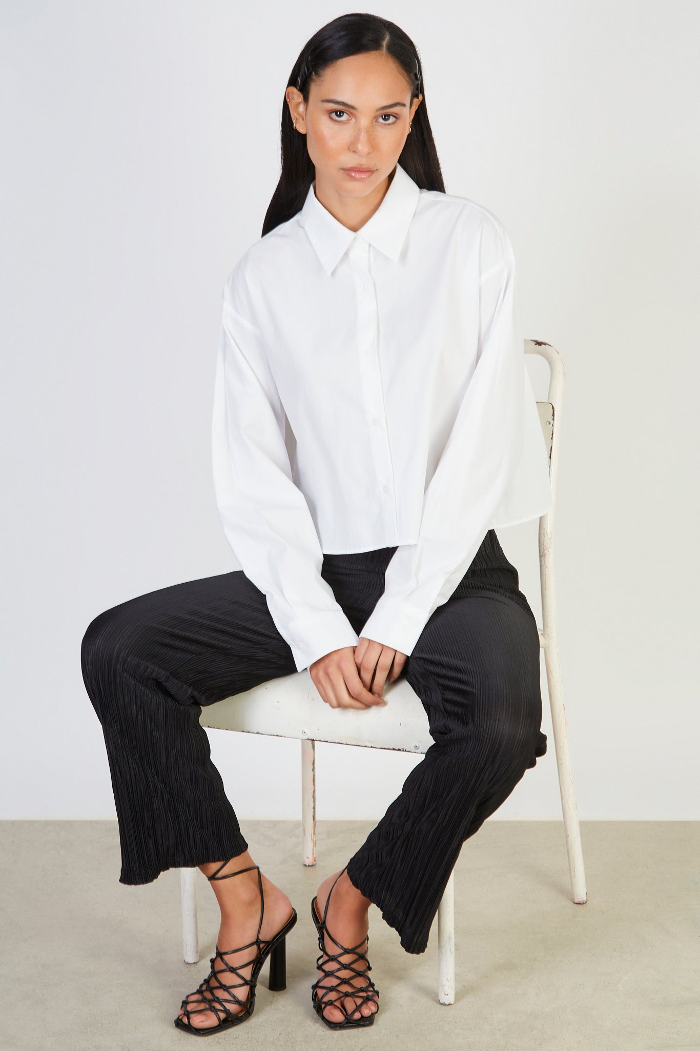 White box pleat back shirt_6