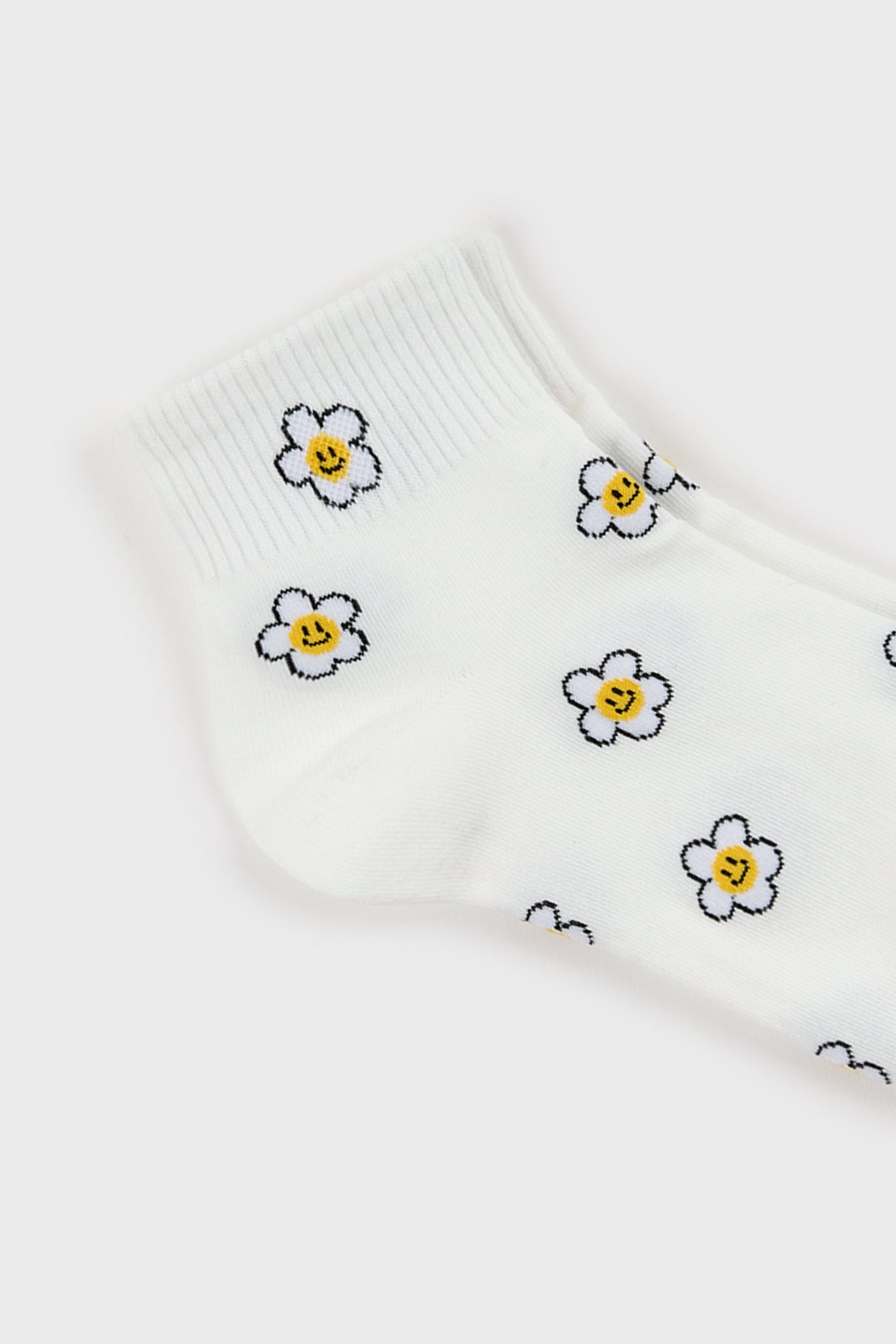 White flower smiley face short socks_4