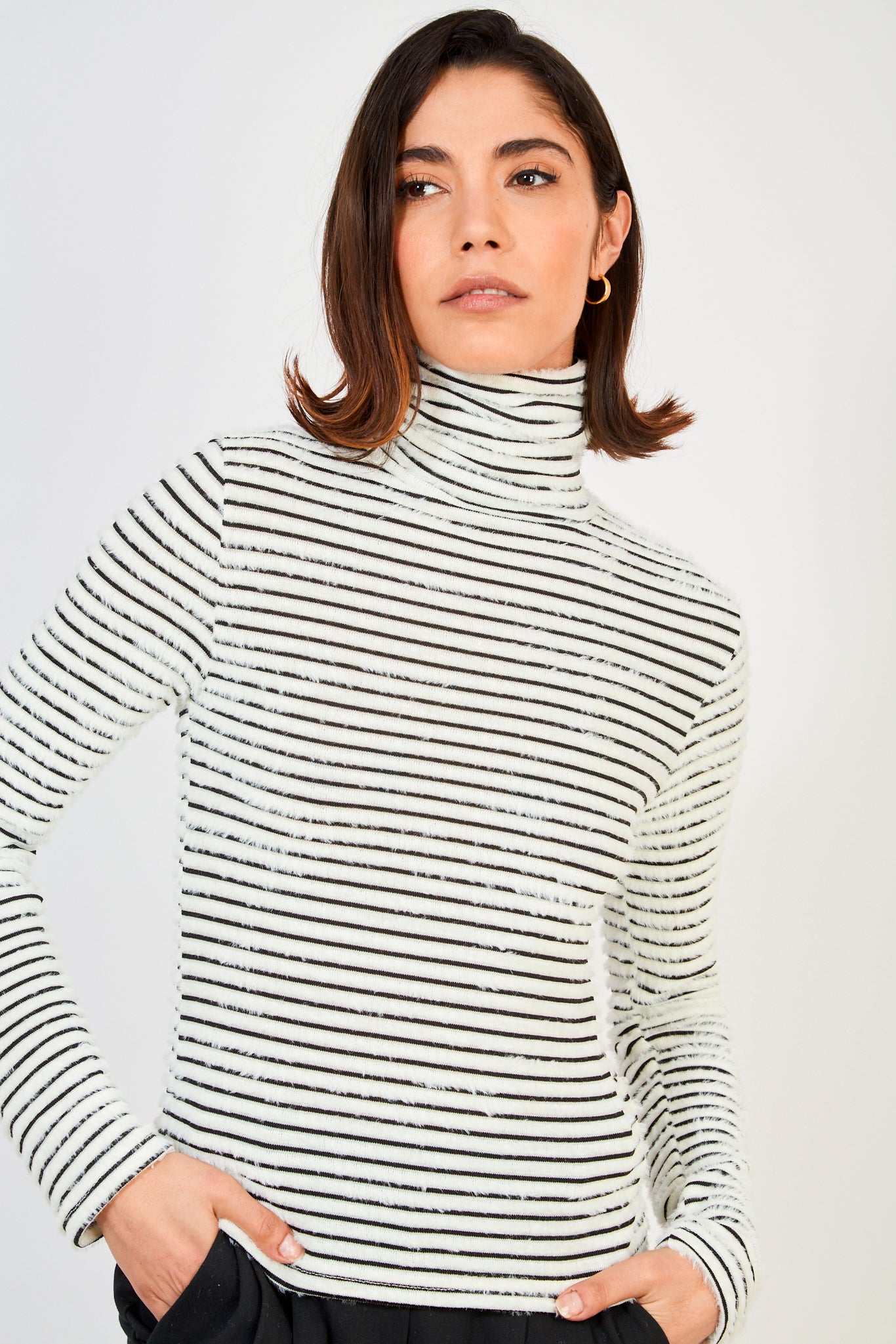 White fuzzy horizontal stripe turtleneck_2