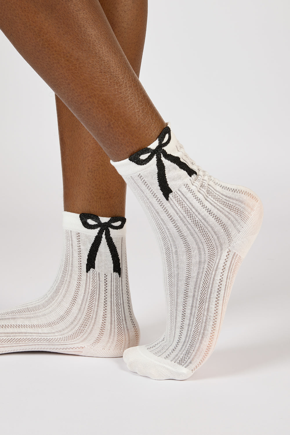 White giant black bow socks_1