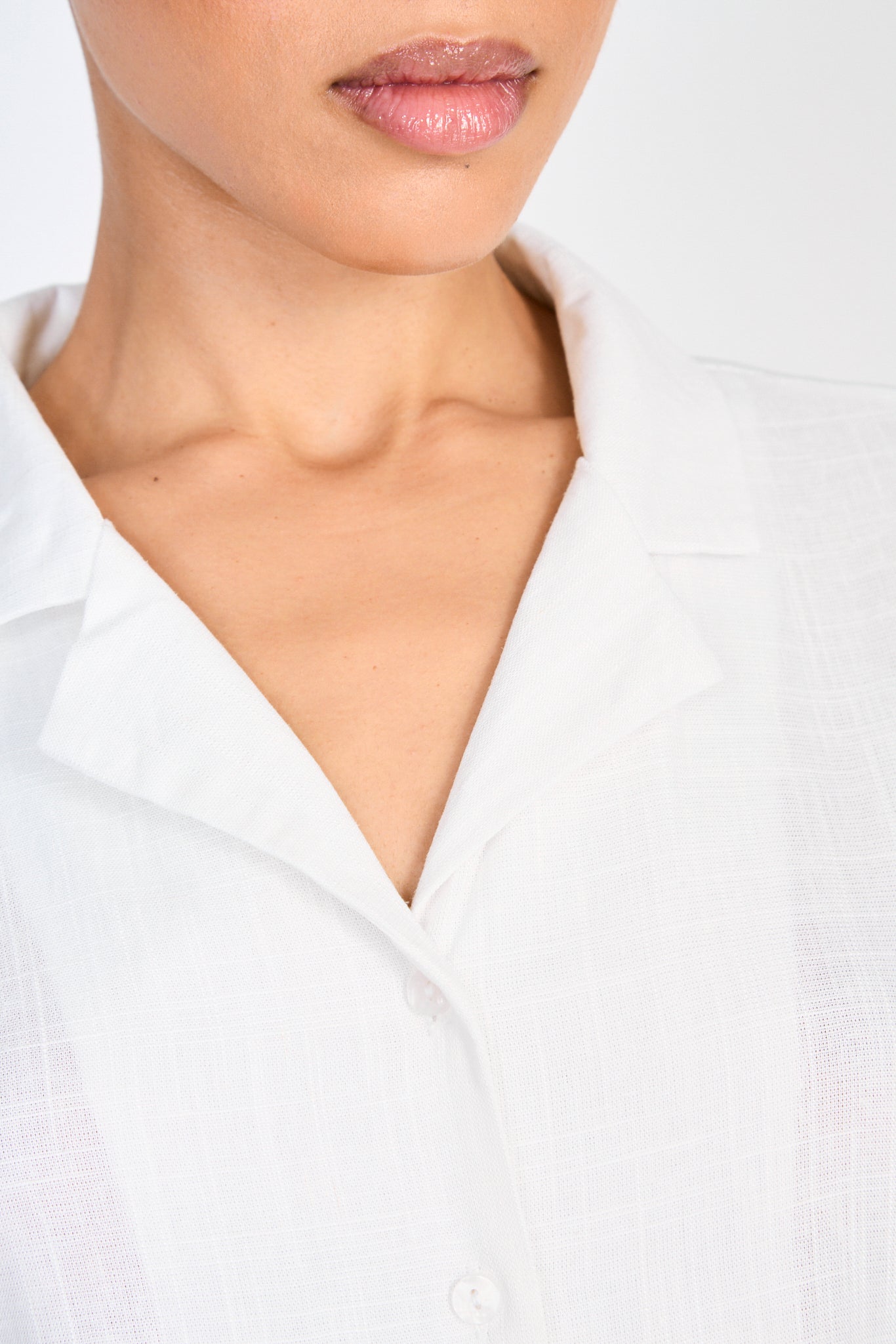 White linen blend short sleeved shirt blouse_3