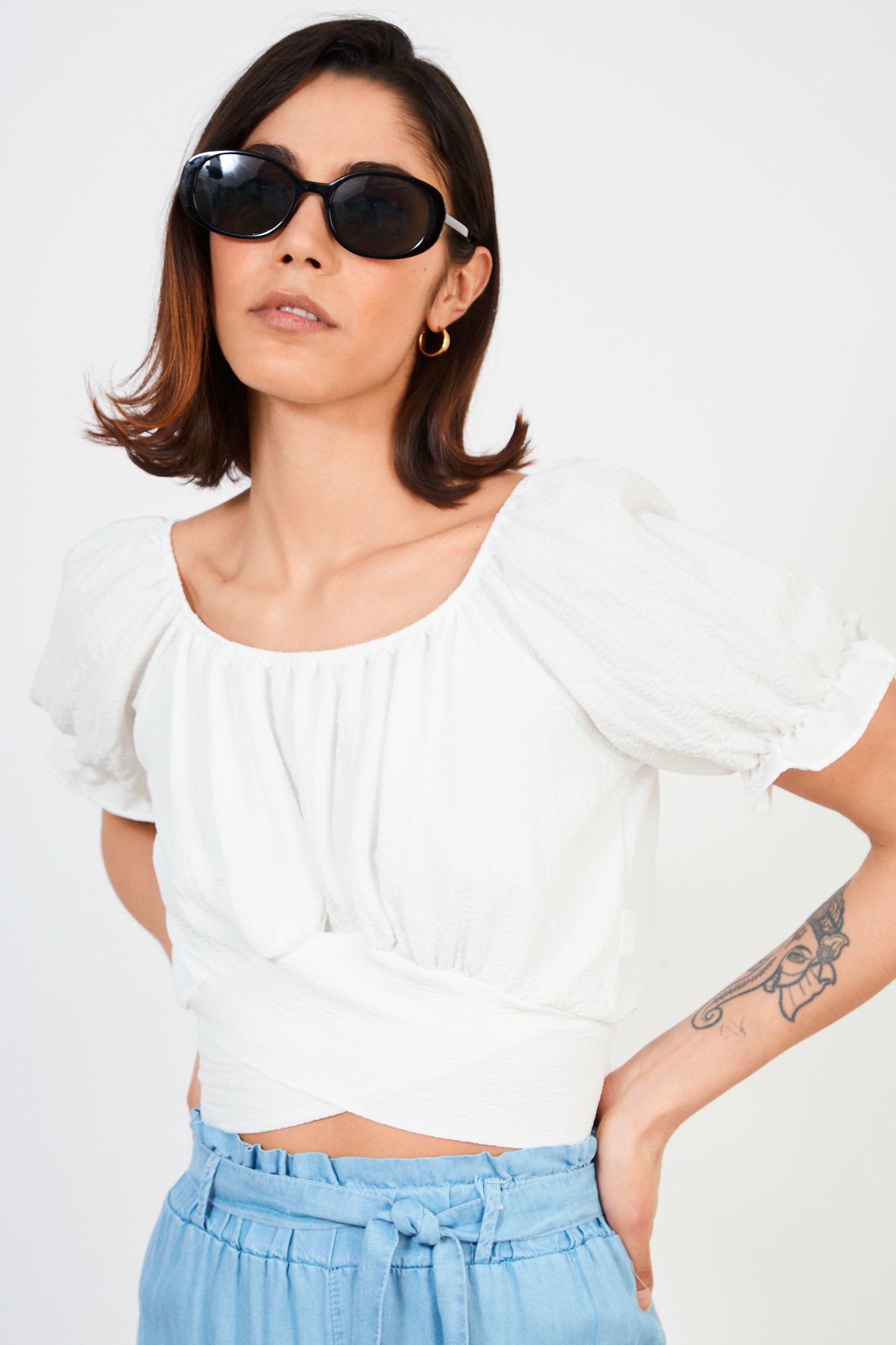 White off shoulder tie waist top_3