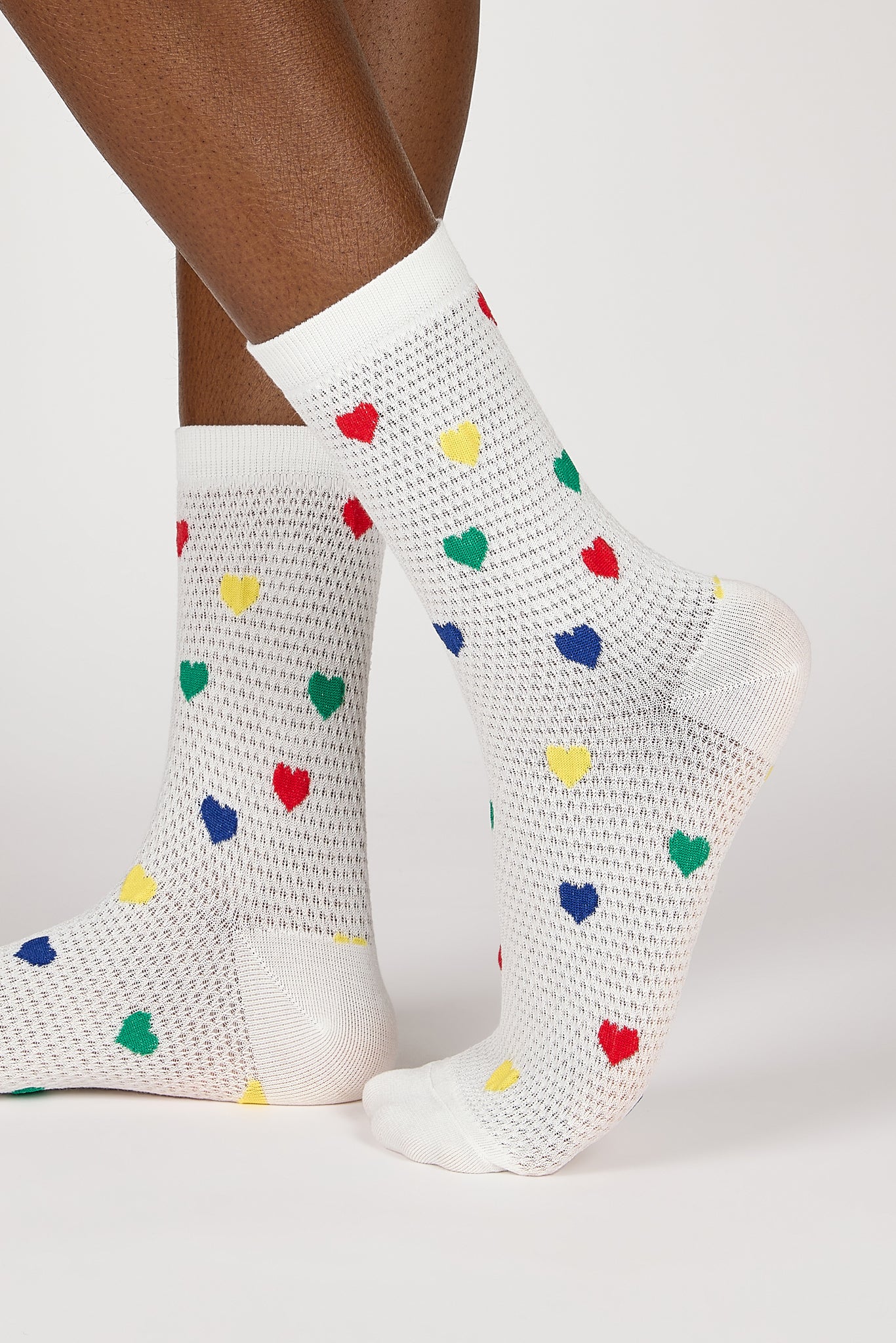 White rainbow heart textured socks_1