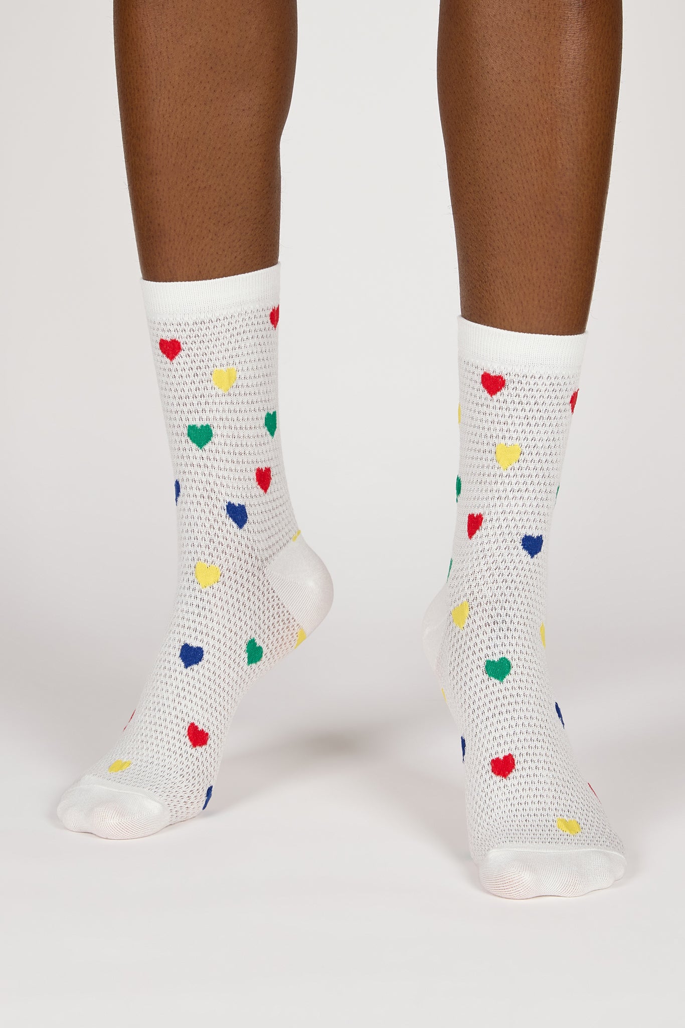 White rainbow heart textured socks_2