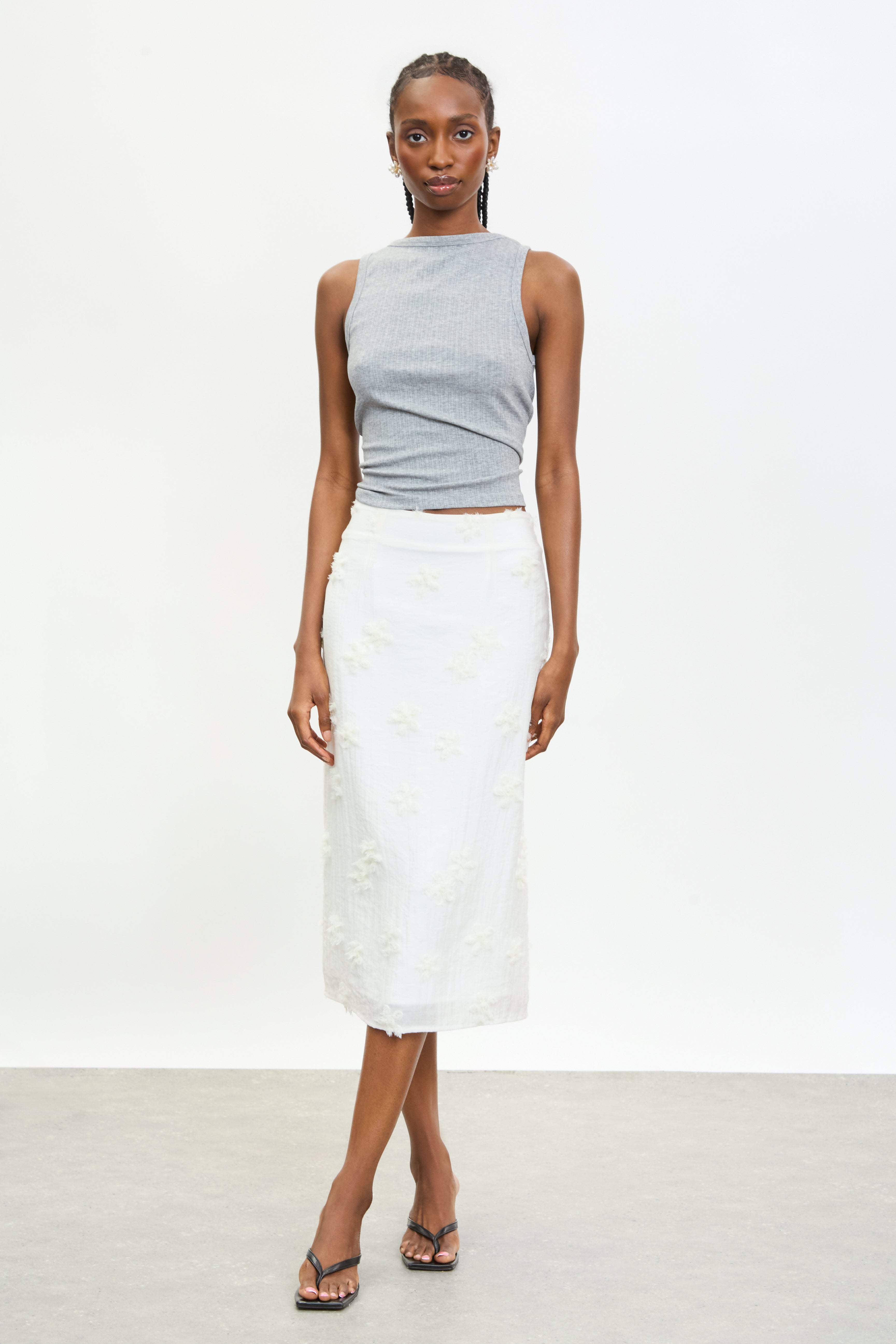 White textured floral skirt_4