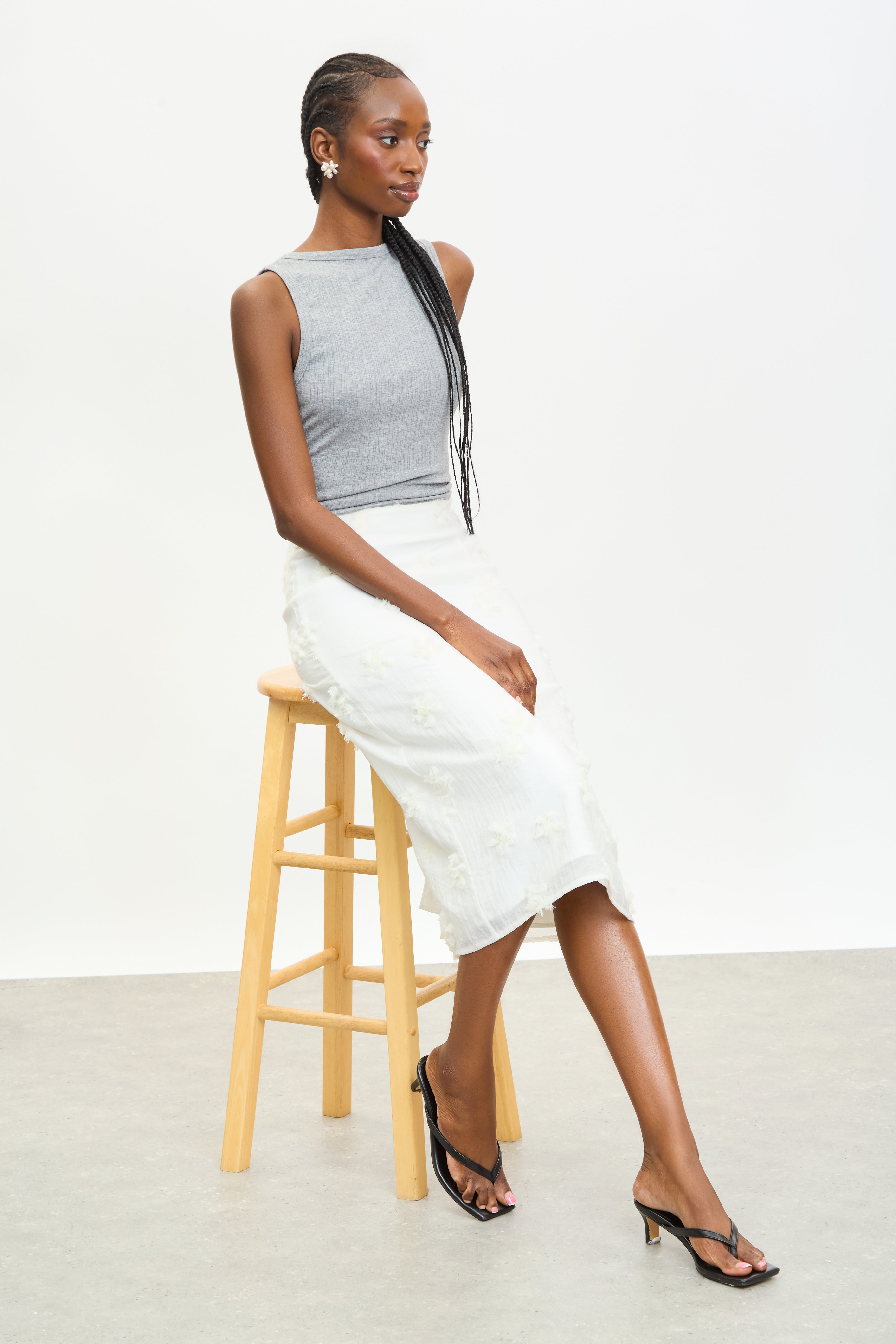 White textured floral skirt_5