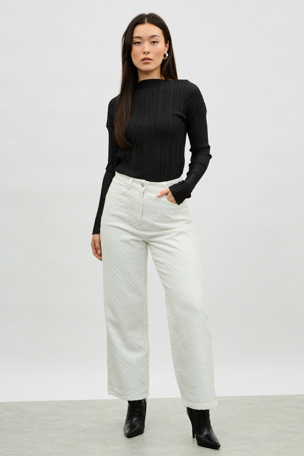 White textured jeans_4