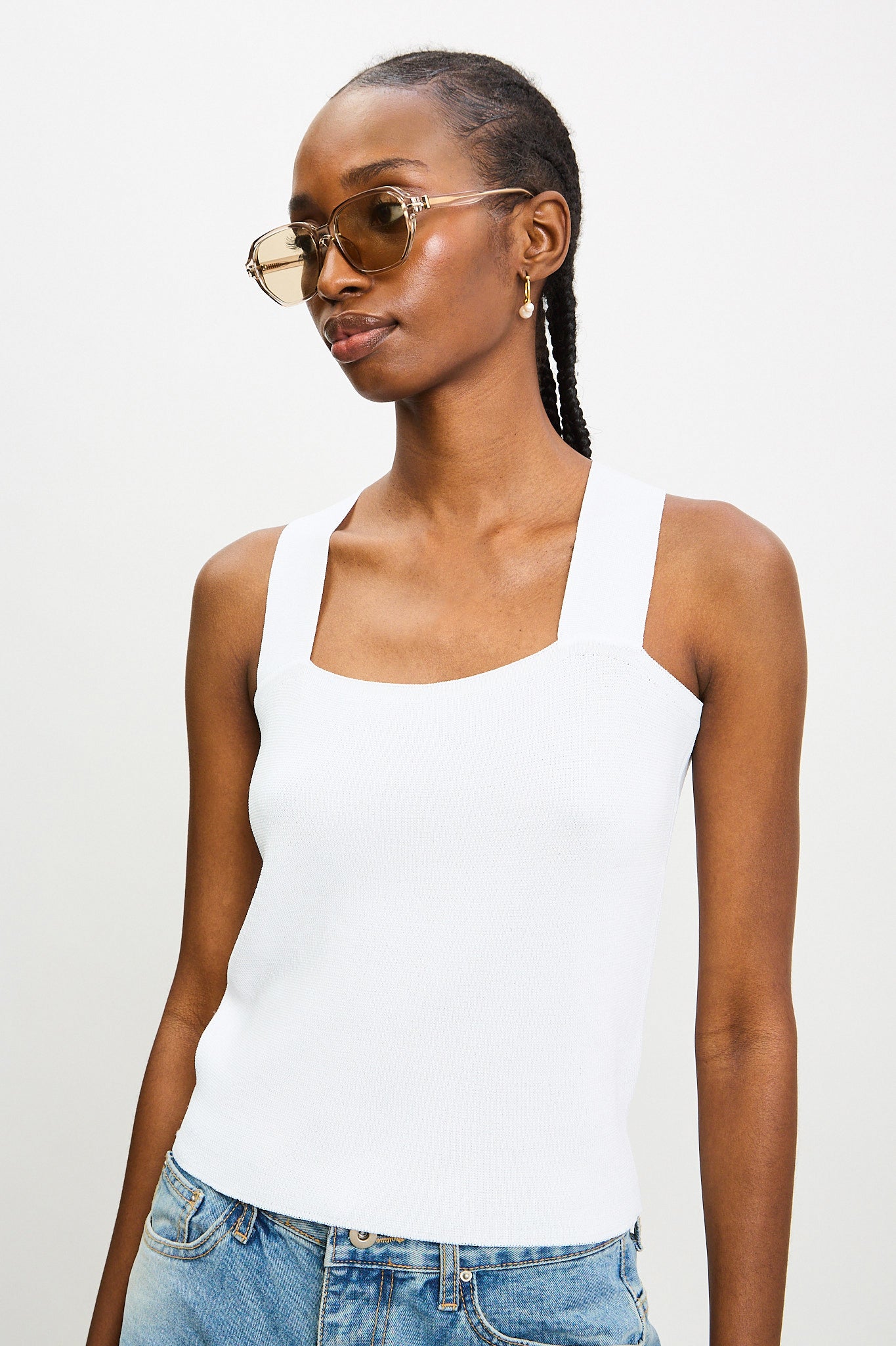 White wide strap cross back knit tank_1