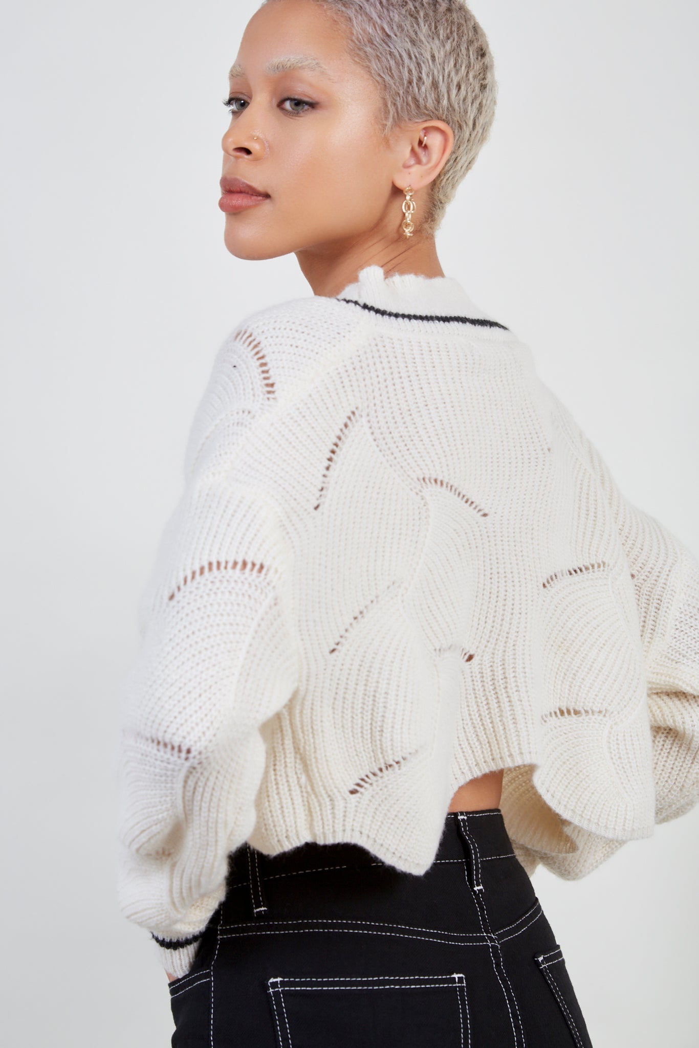 White and black trim textured cardigan_5