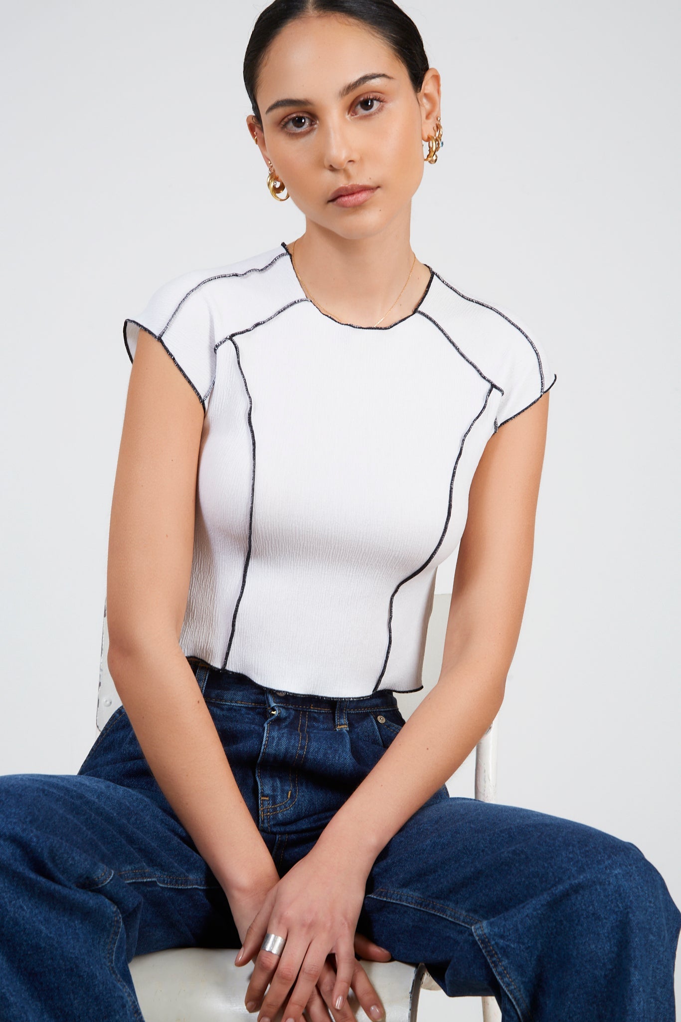 White and black trim tee_4