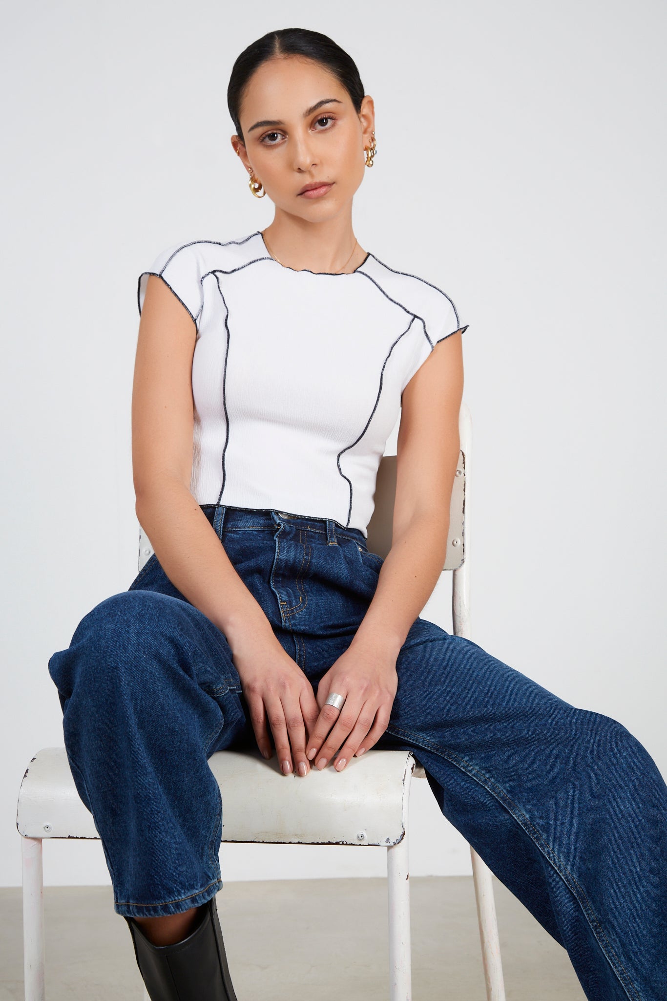 White and black trim tee_5