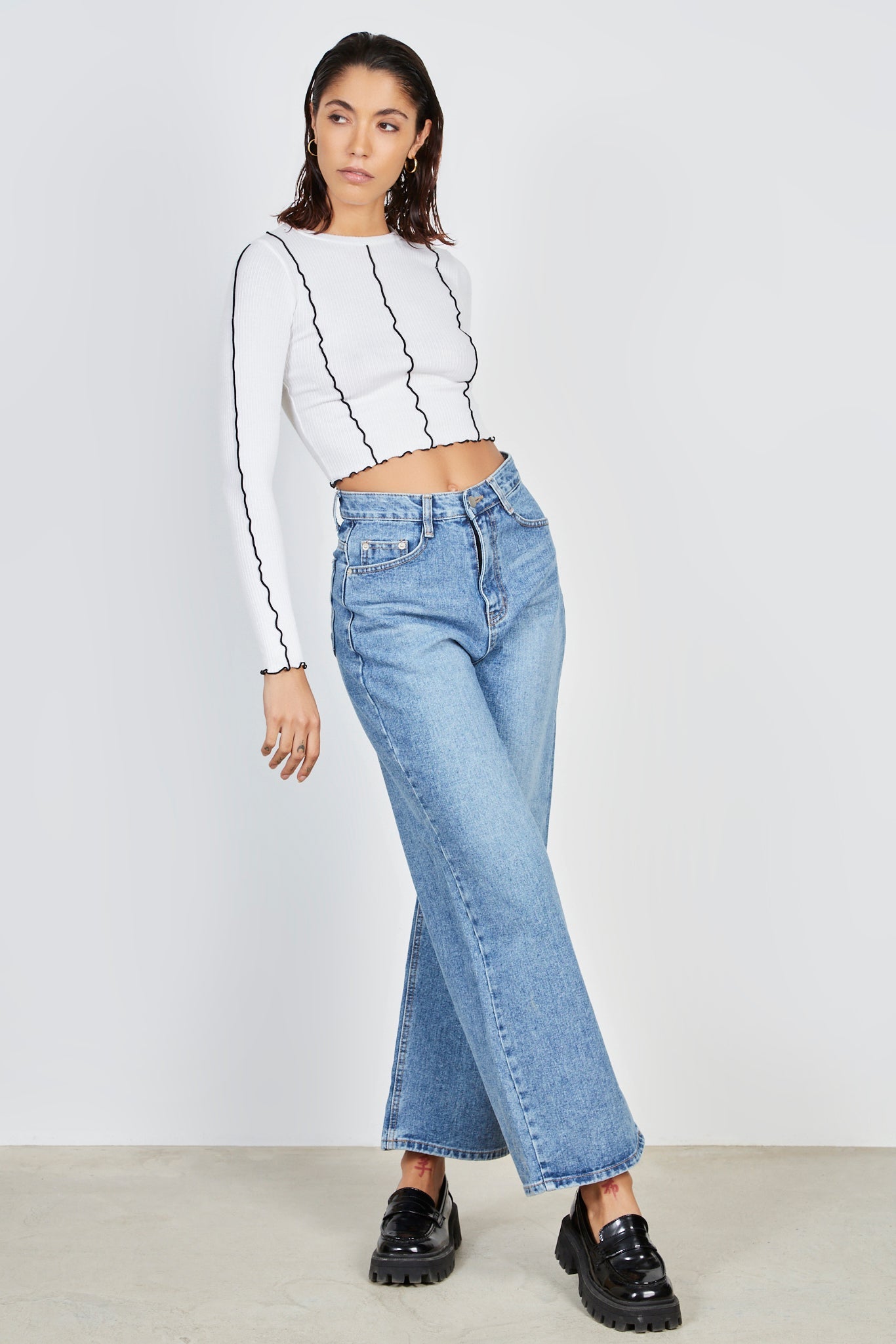 White and black trim top_3