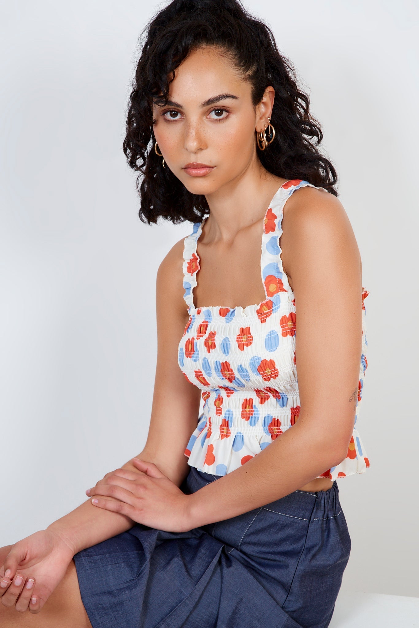 White and red floral ruched tank_5