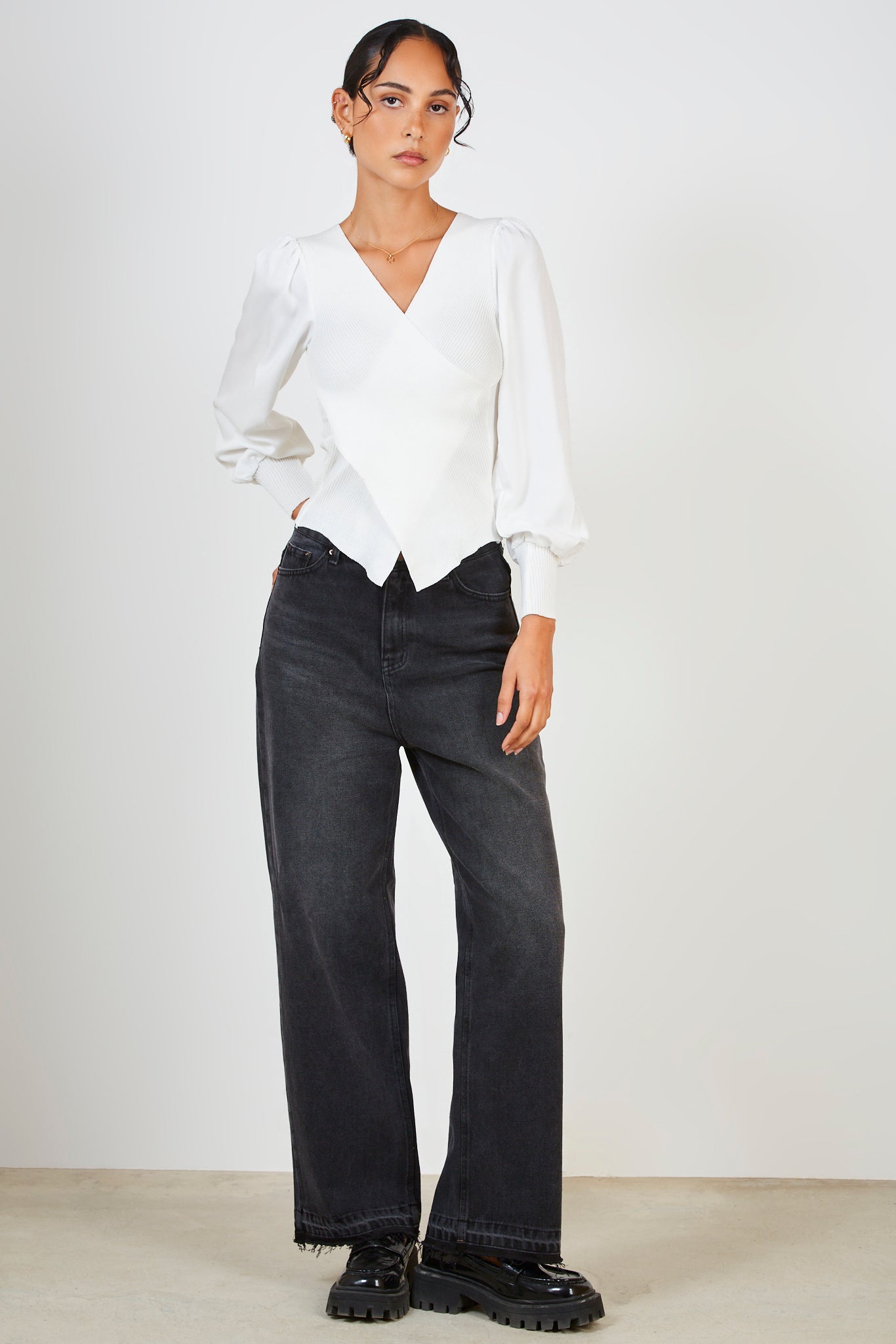 White contrast satin sleeved top_4